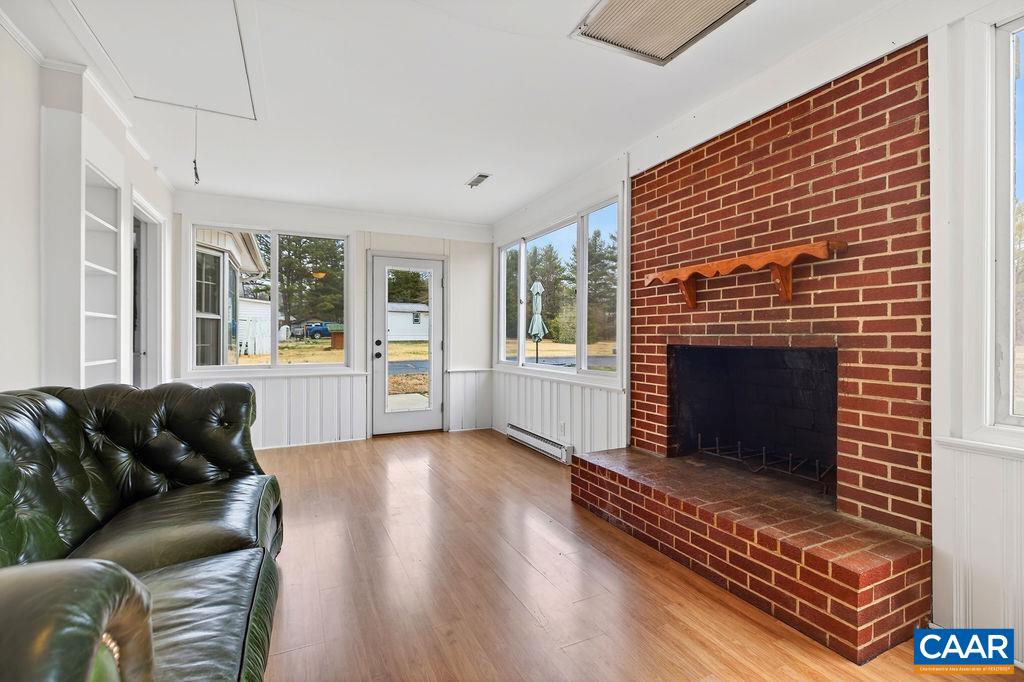 5694 PATRICK HENRY HWY