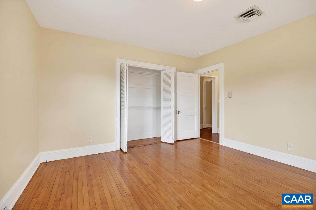 5694 PATRICK HENRY HWY