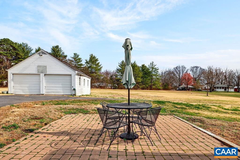 5694 PATRICK HENRY HWY