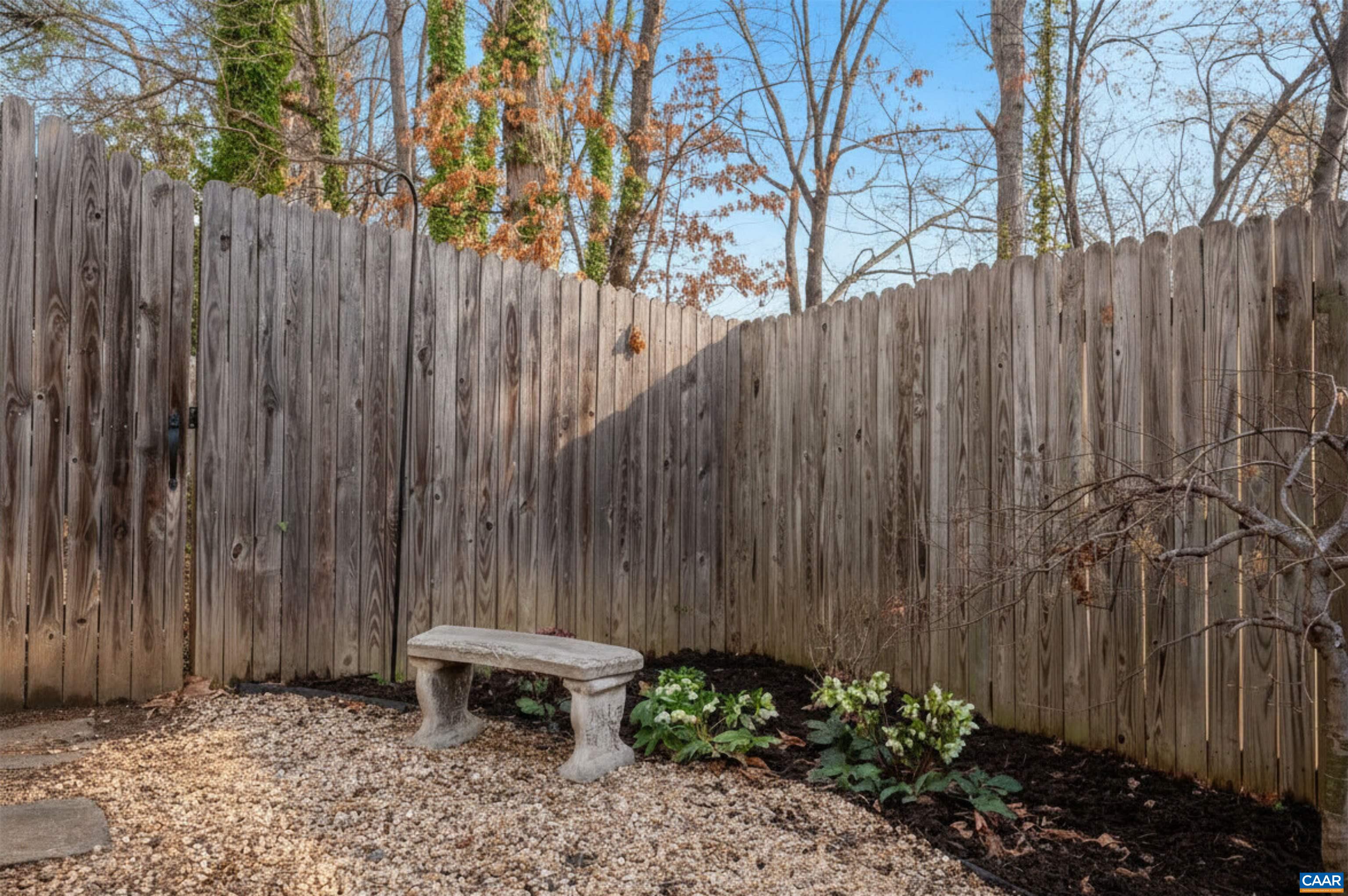 1614 GARDEN CT