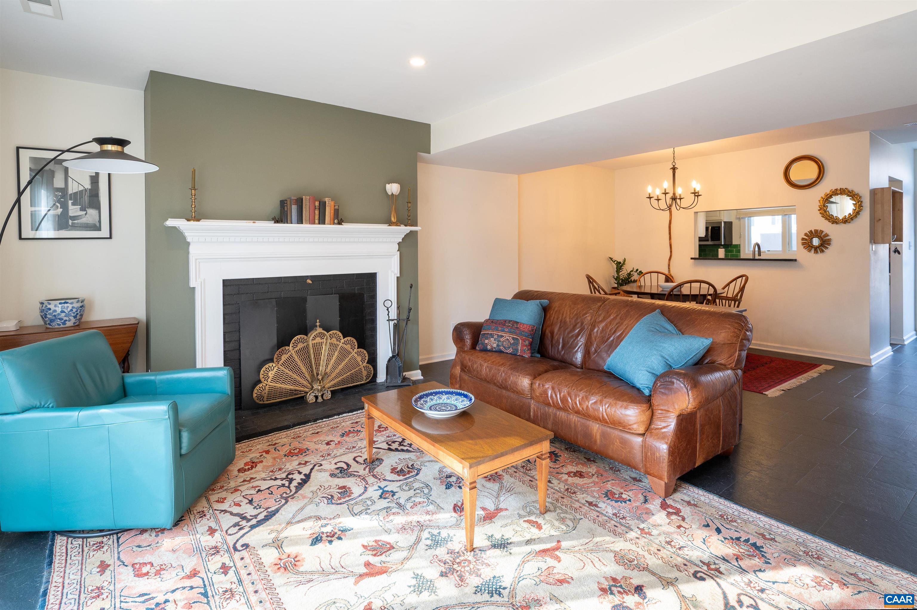 1614 GARDEN CT