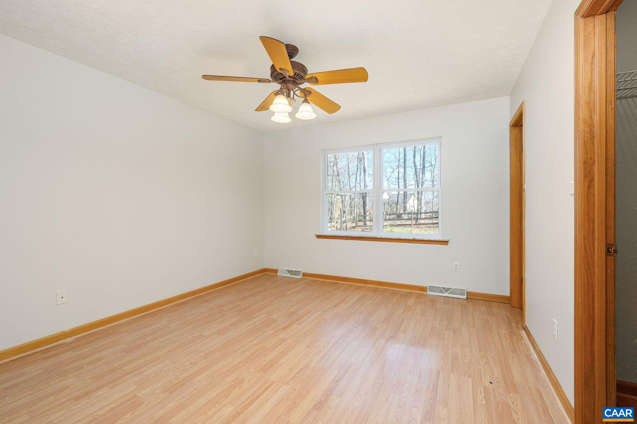 5 CHIPPEWA LN