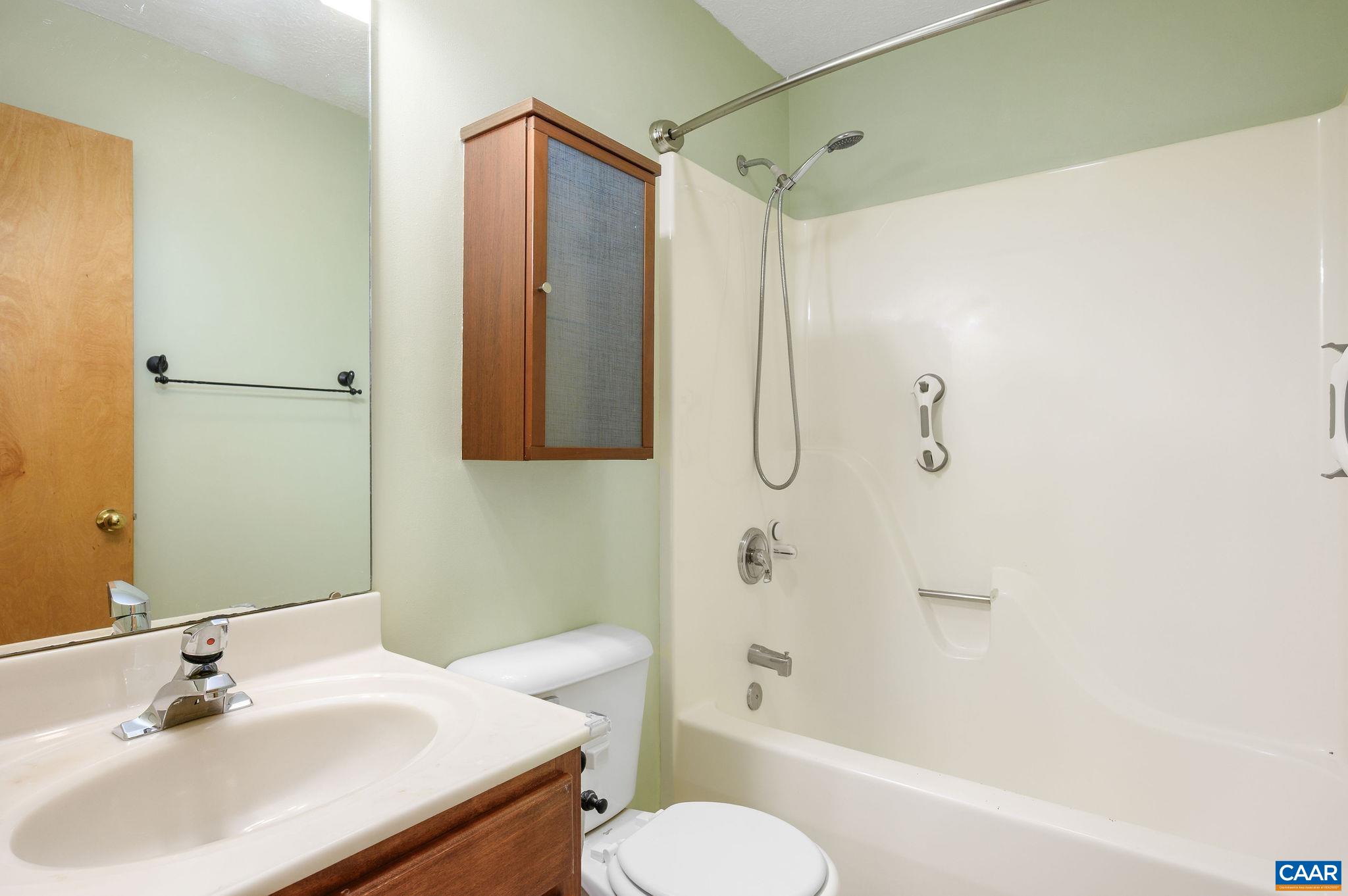 5 CHIPPEWA LN