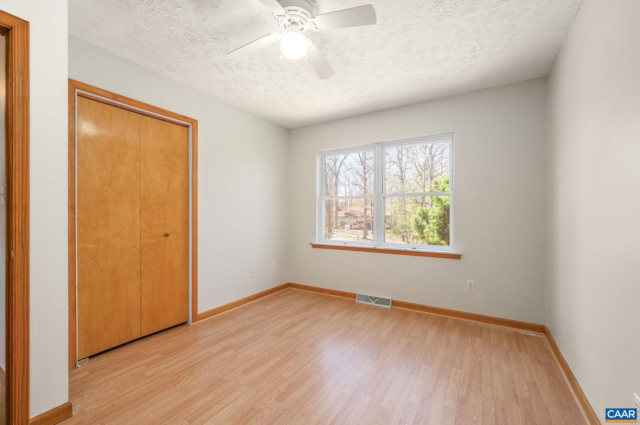 5 CHIPPEWA LN