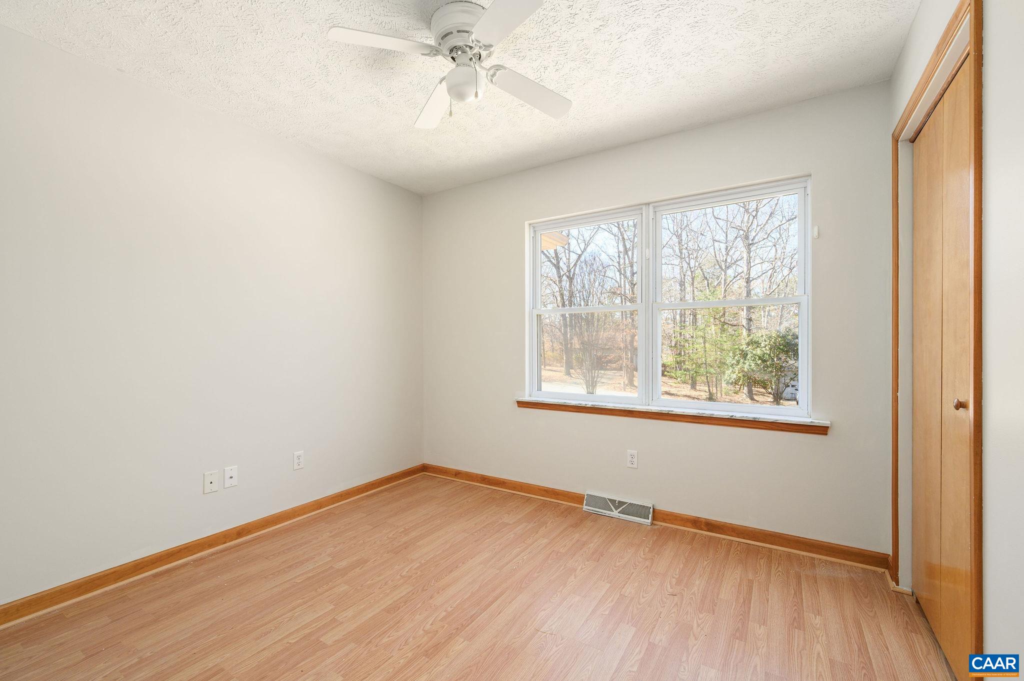 5 CHIPPEWA LN