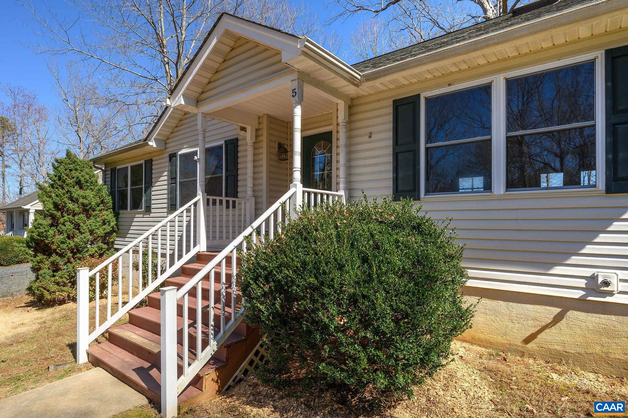 5 CHIPPEWA LN