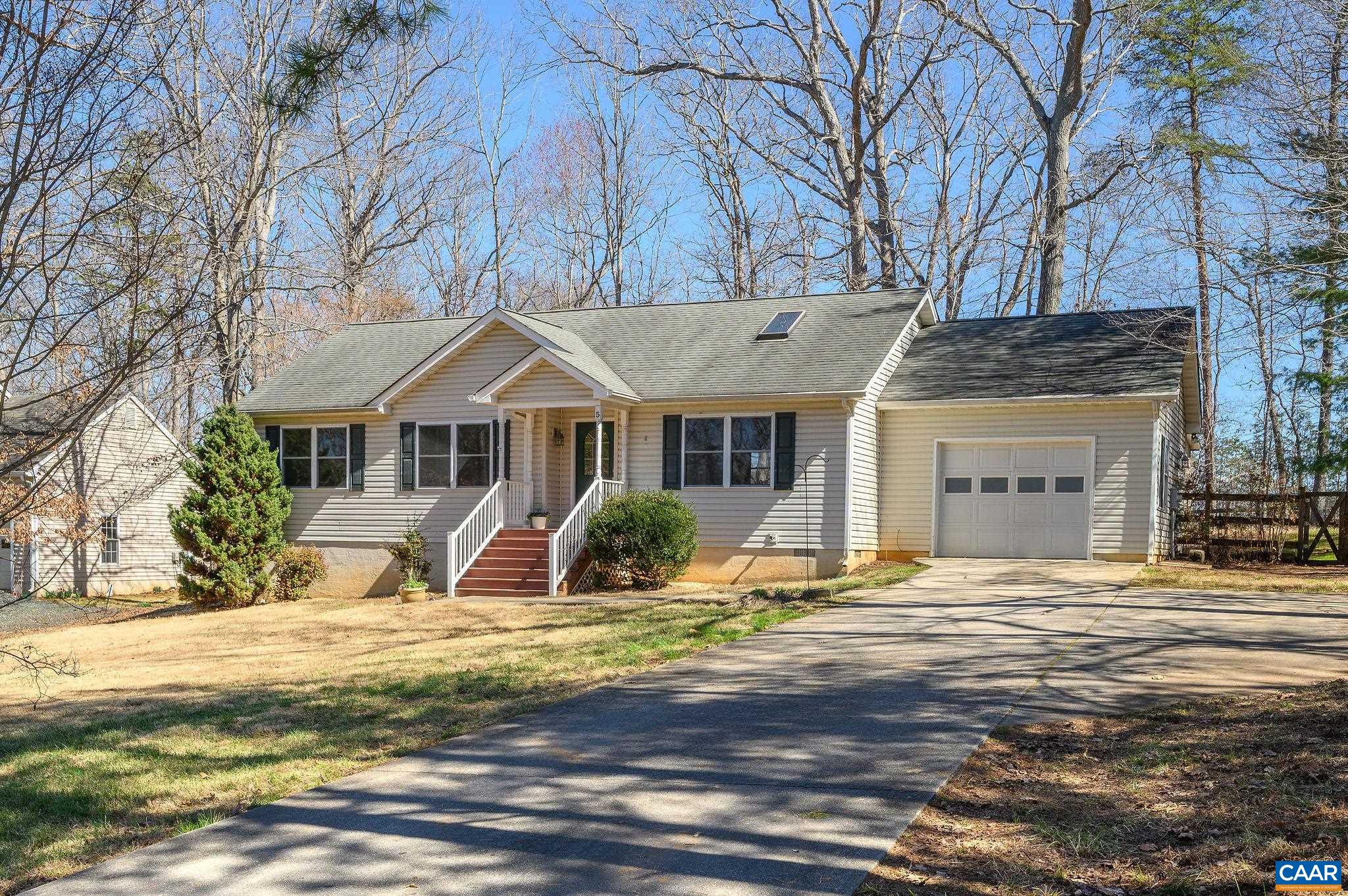 5 CHIPPEWA LN