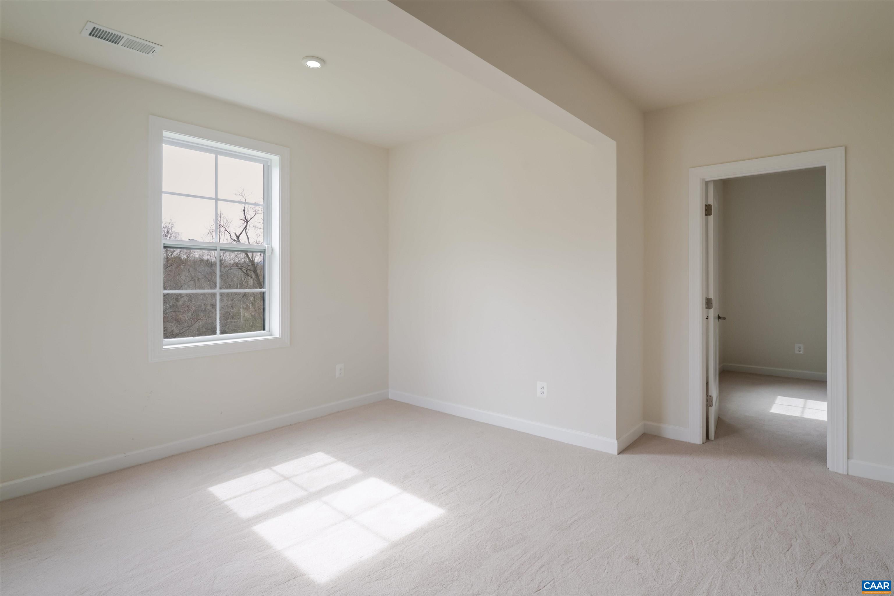324 BISHOPGATE LN