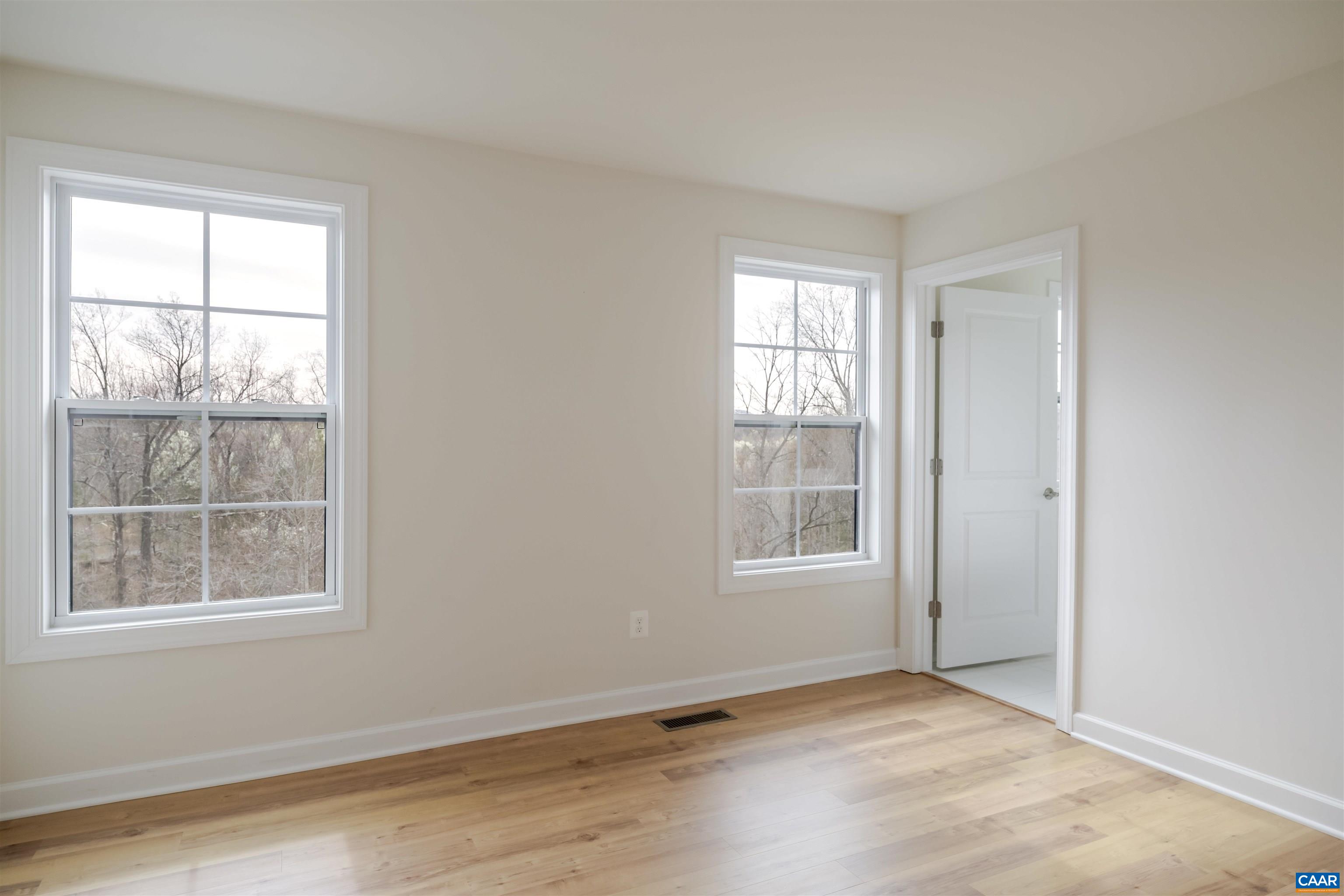 324 BISHOPGATE LN