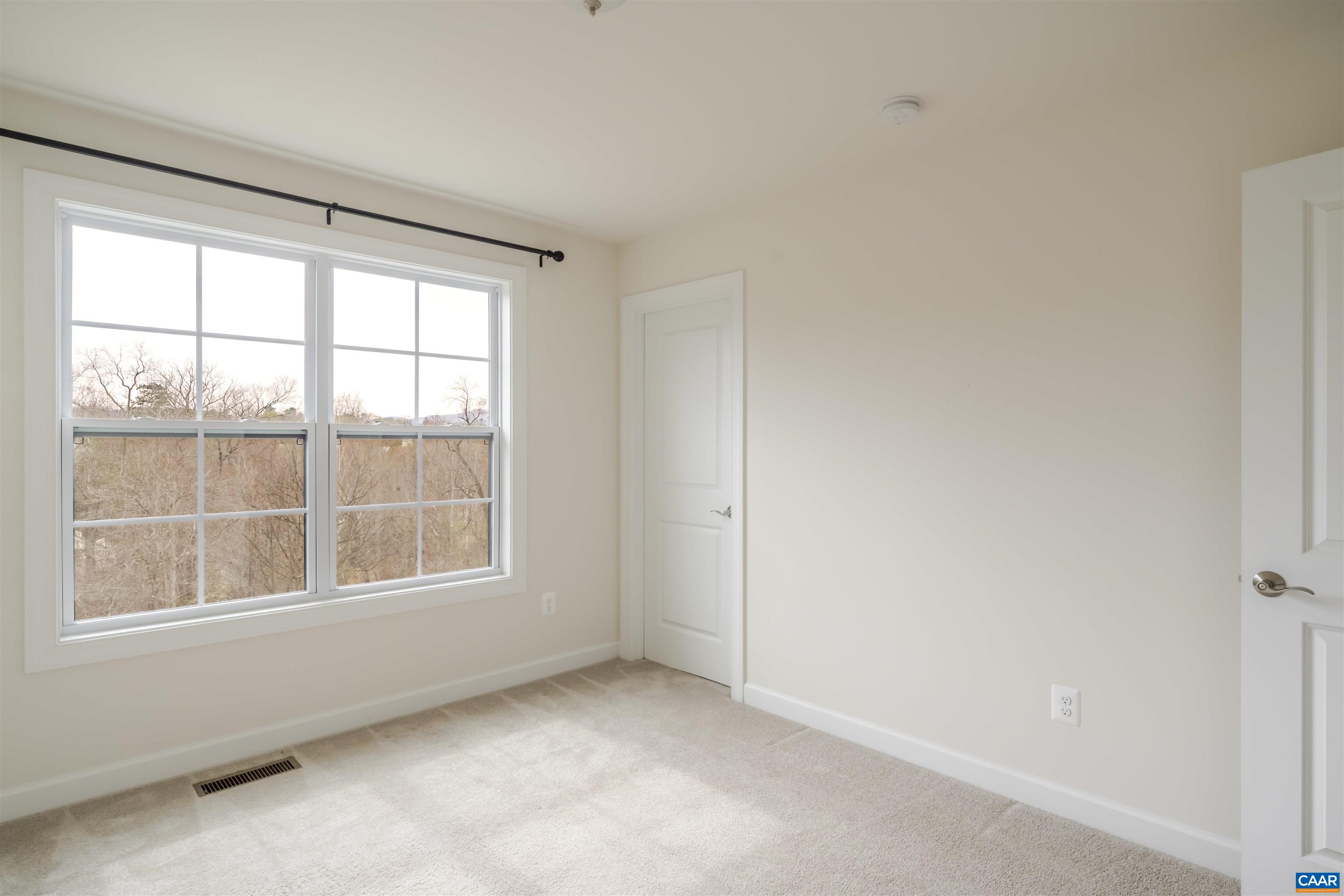 324 BISHOPGATE LN