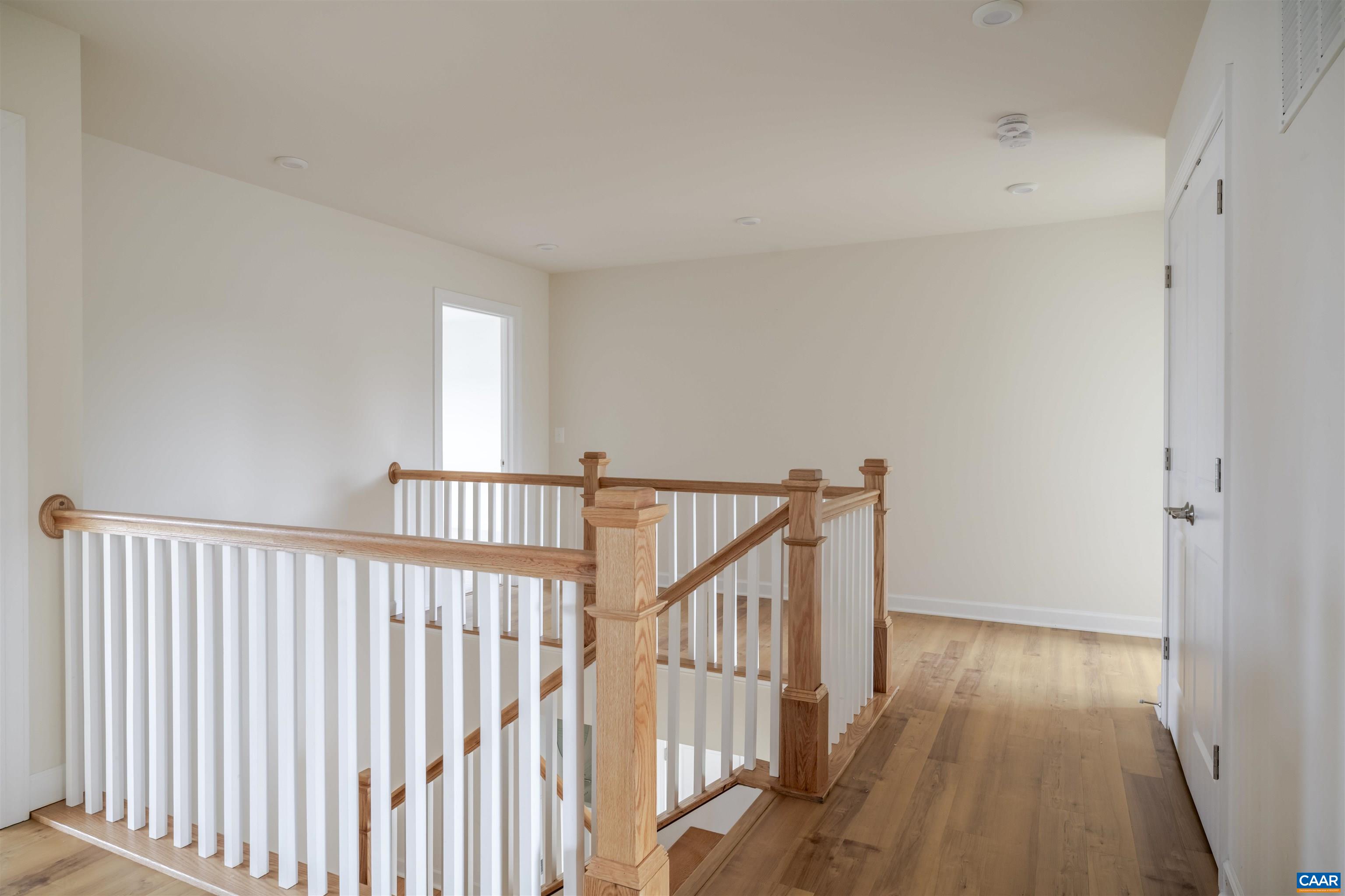 324 BISHOPGATE LN