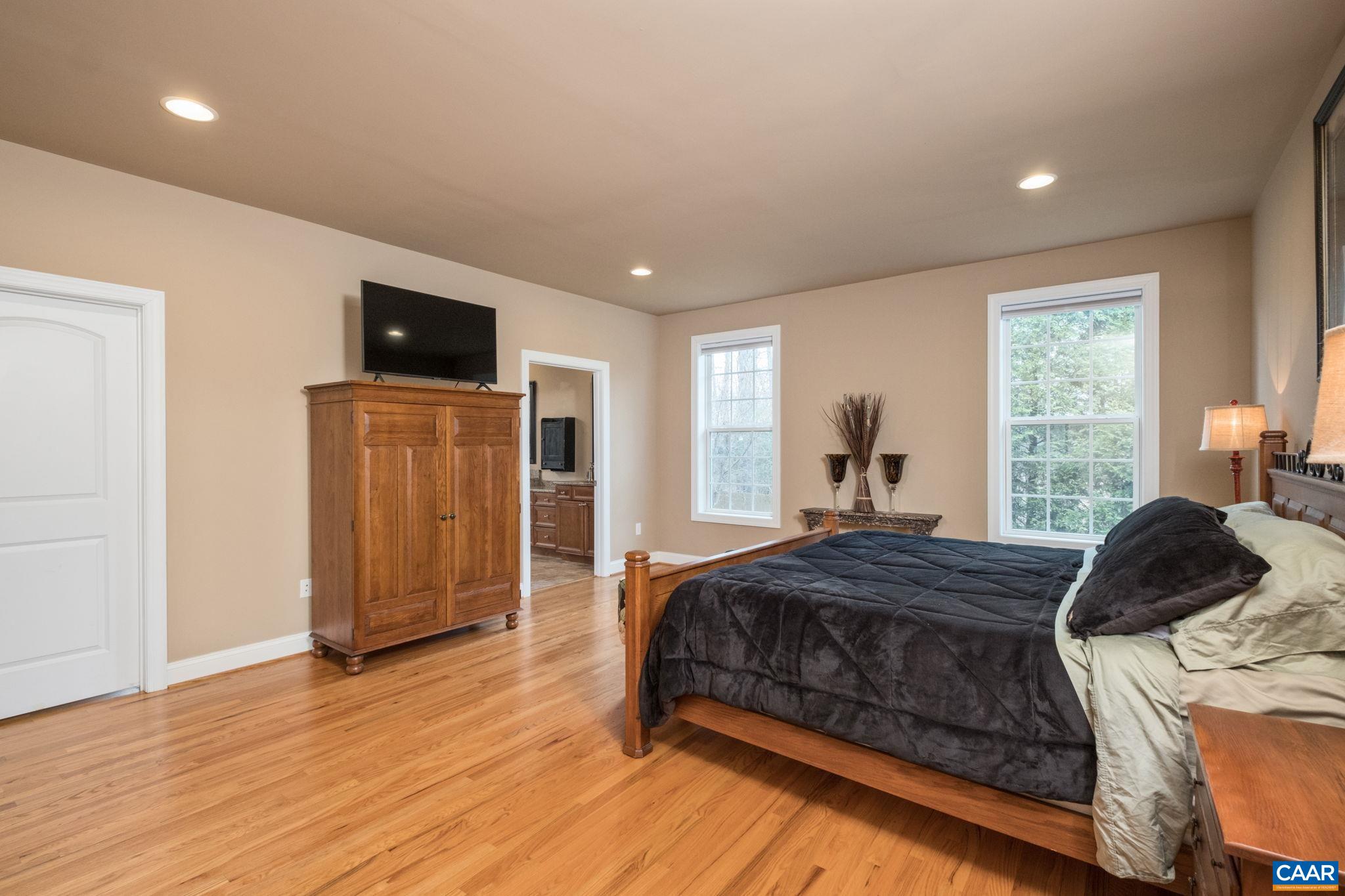 612 LONDON CT