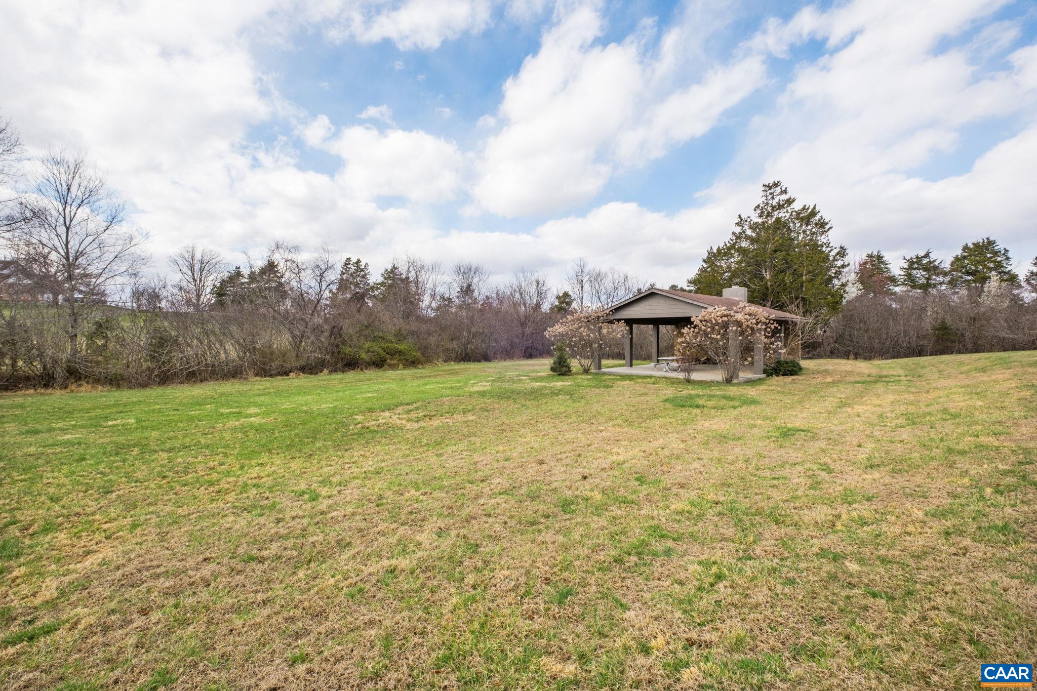 612 LONDON CT