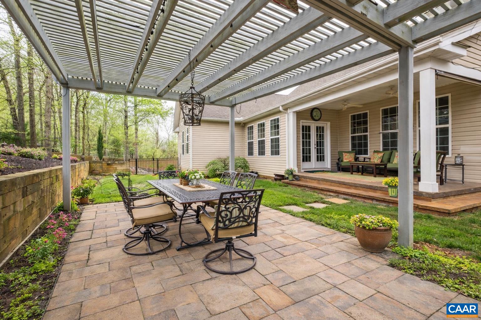612 LONDON CT