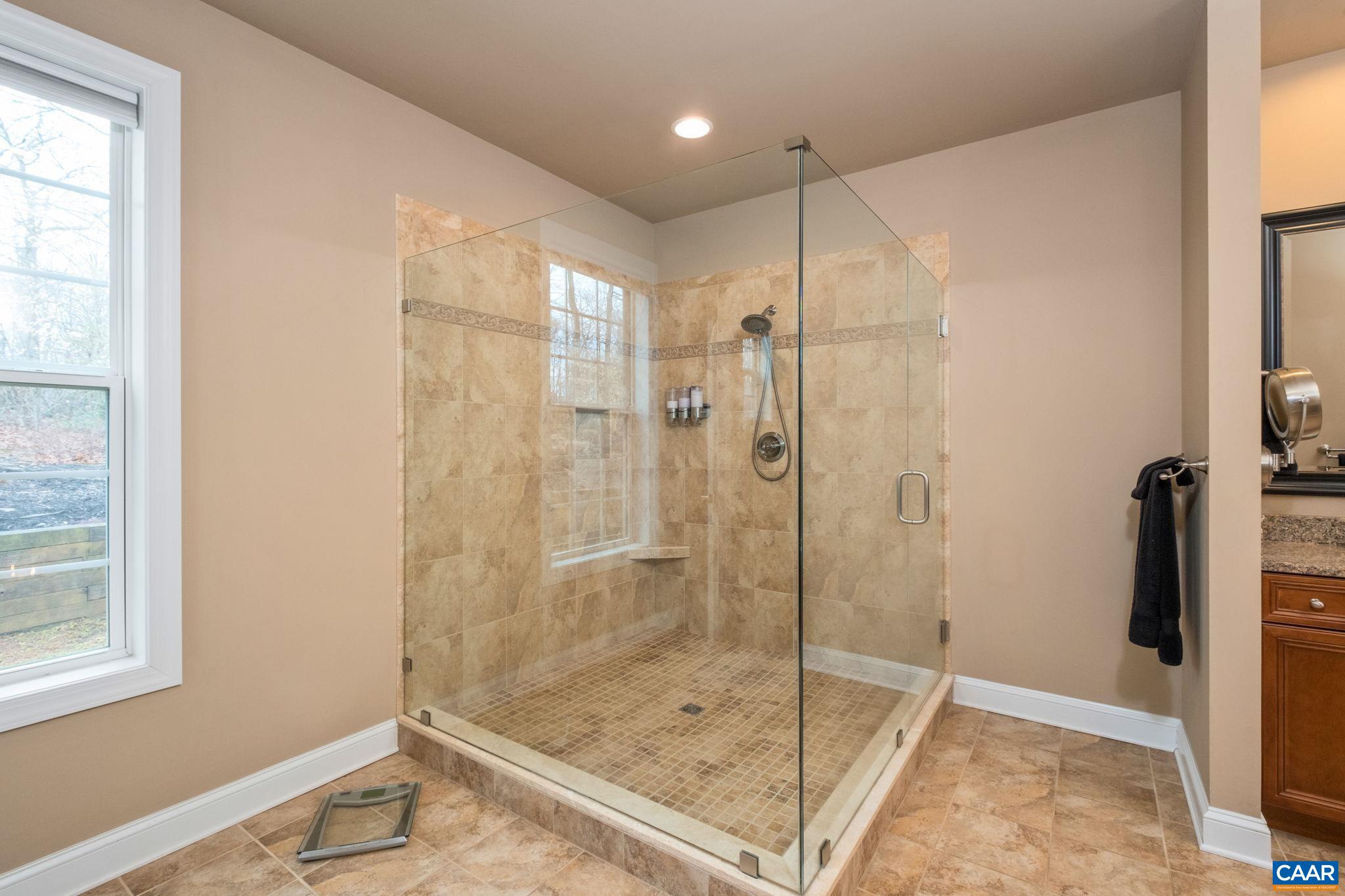 612 LONDON CT