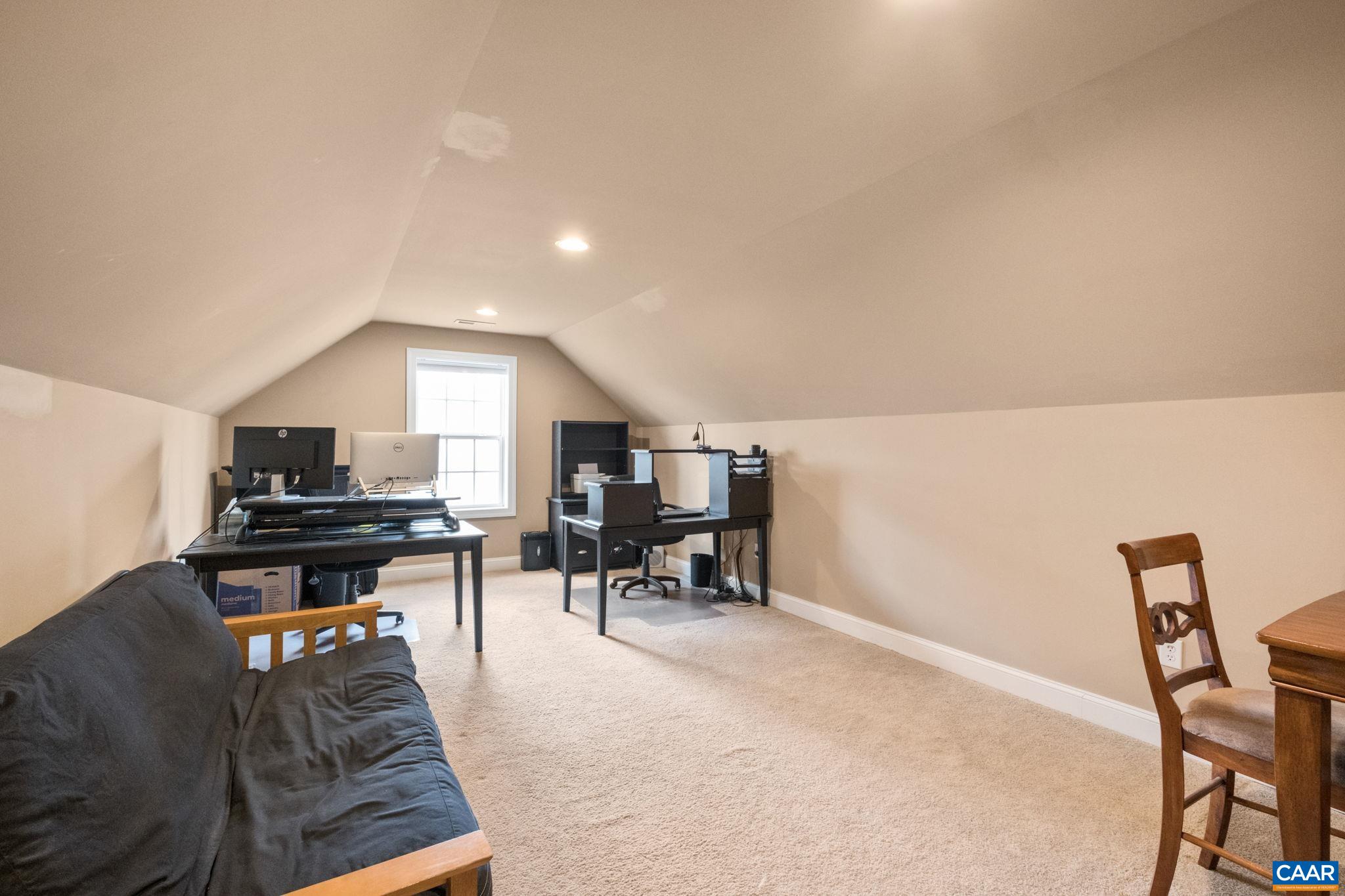 612 LONDON CT
