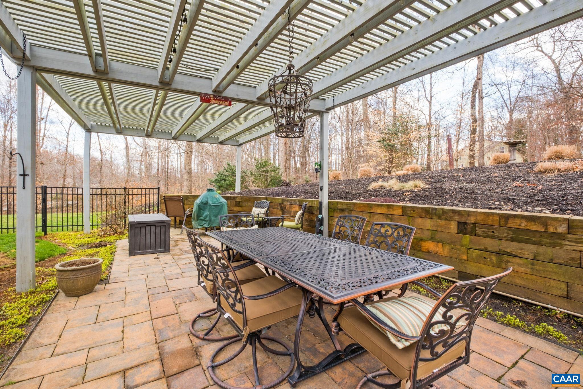 612 LONDON CT