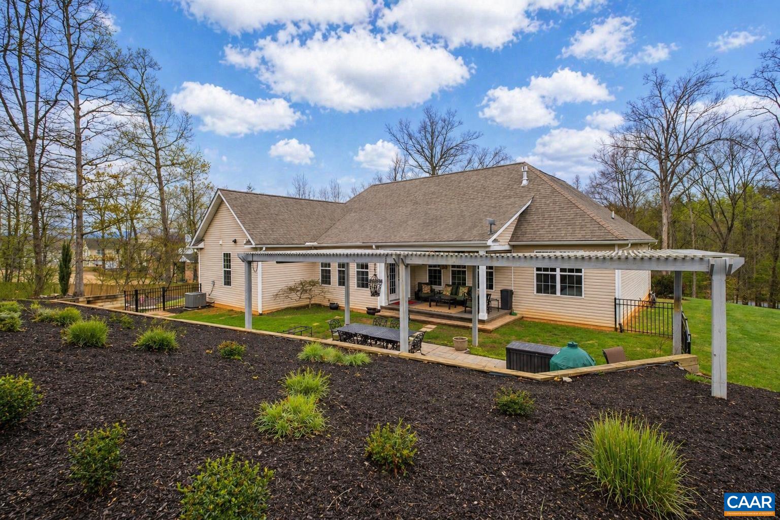 612 LONDON CT