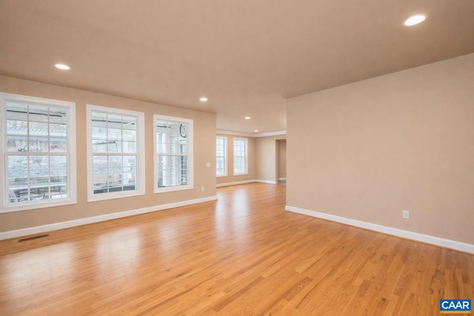 612 LONDON CT