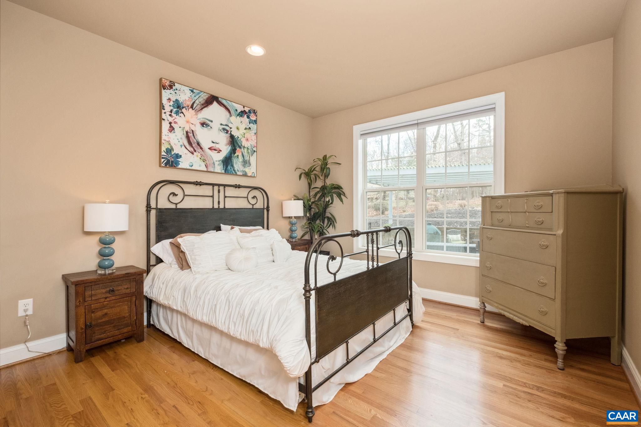 612 LONDON CT