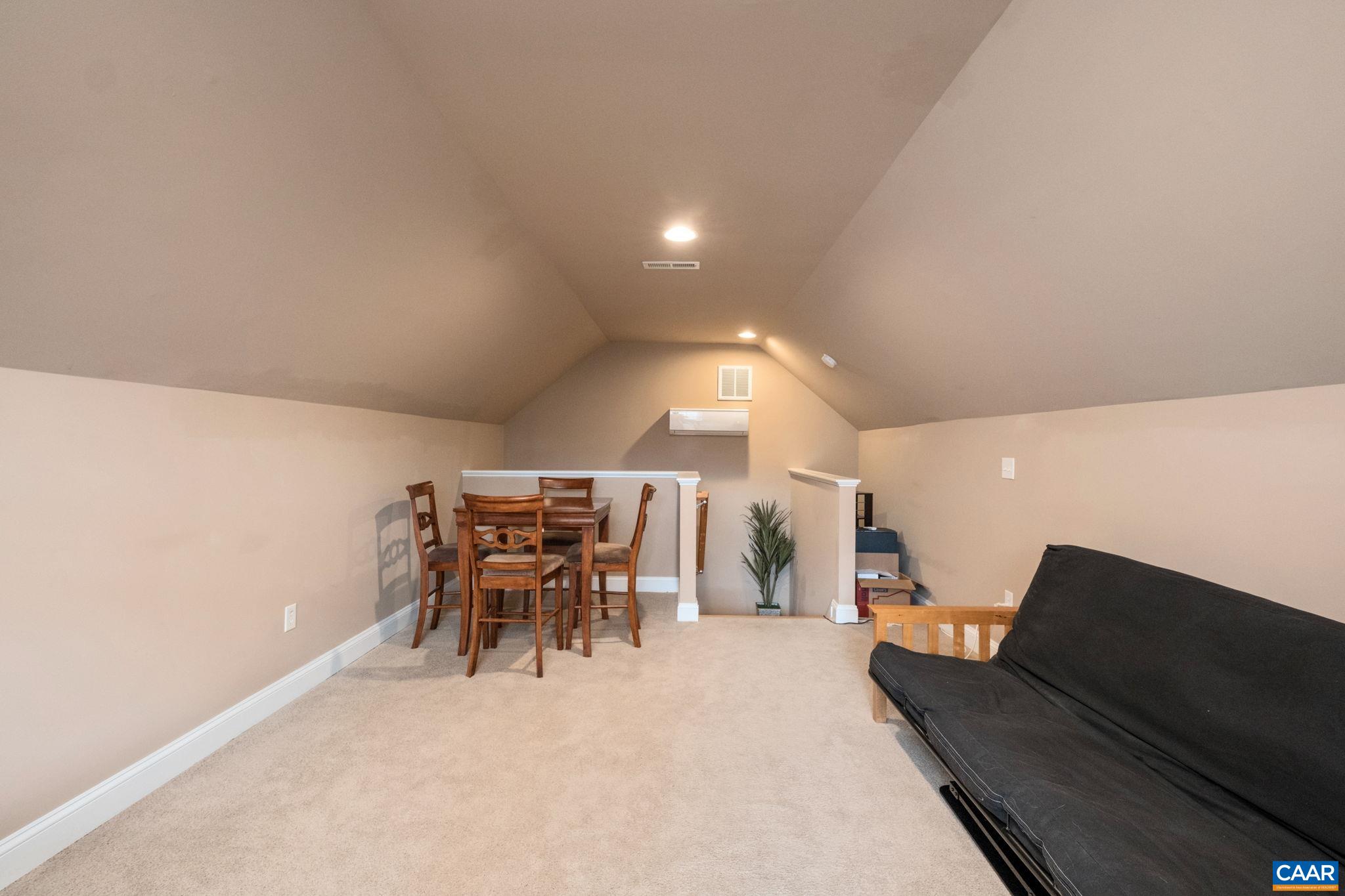 612 LONDON CT