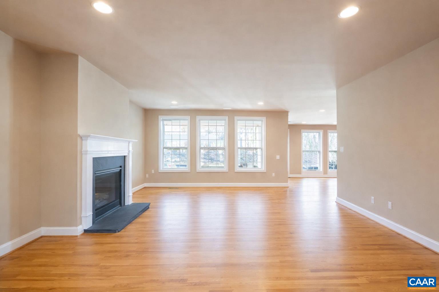 612 LONDON CT