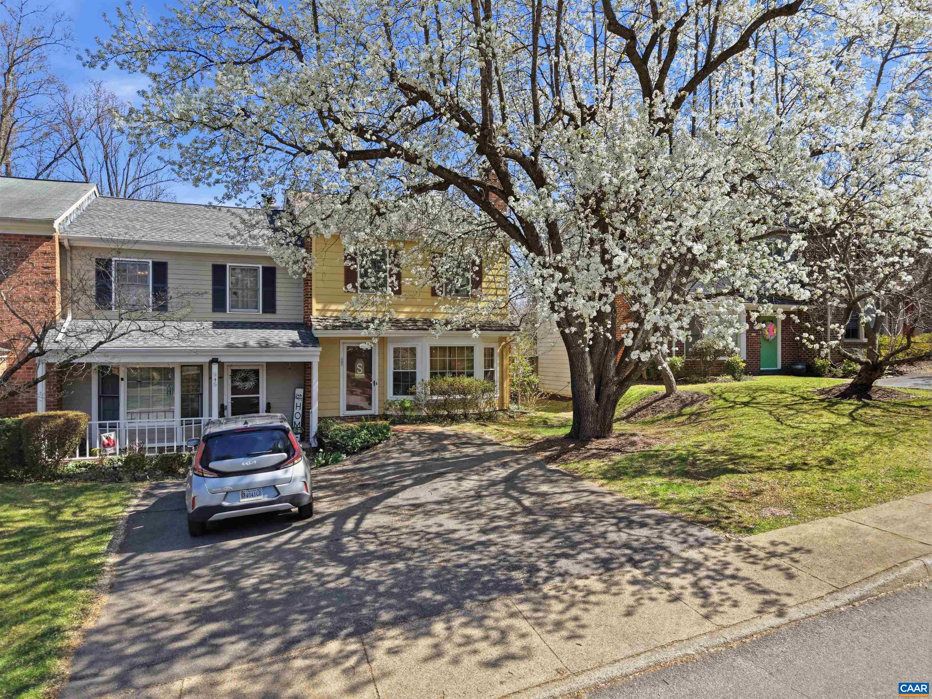 943 HUNTWOOD LN