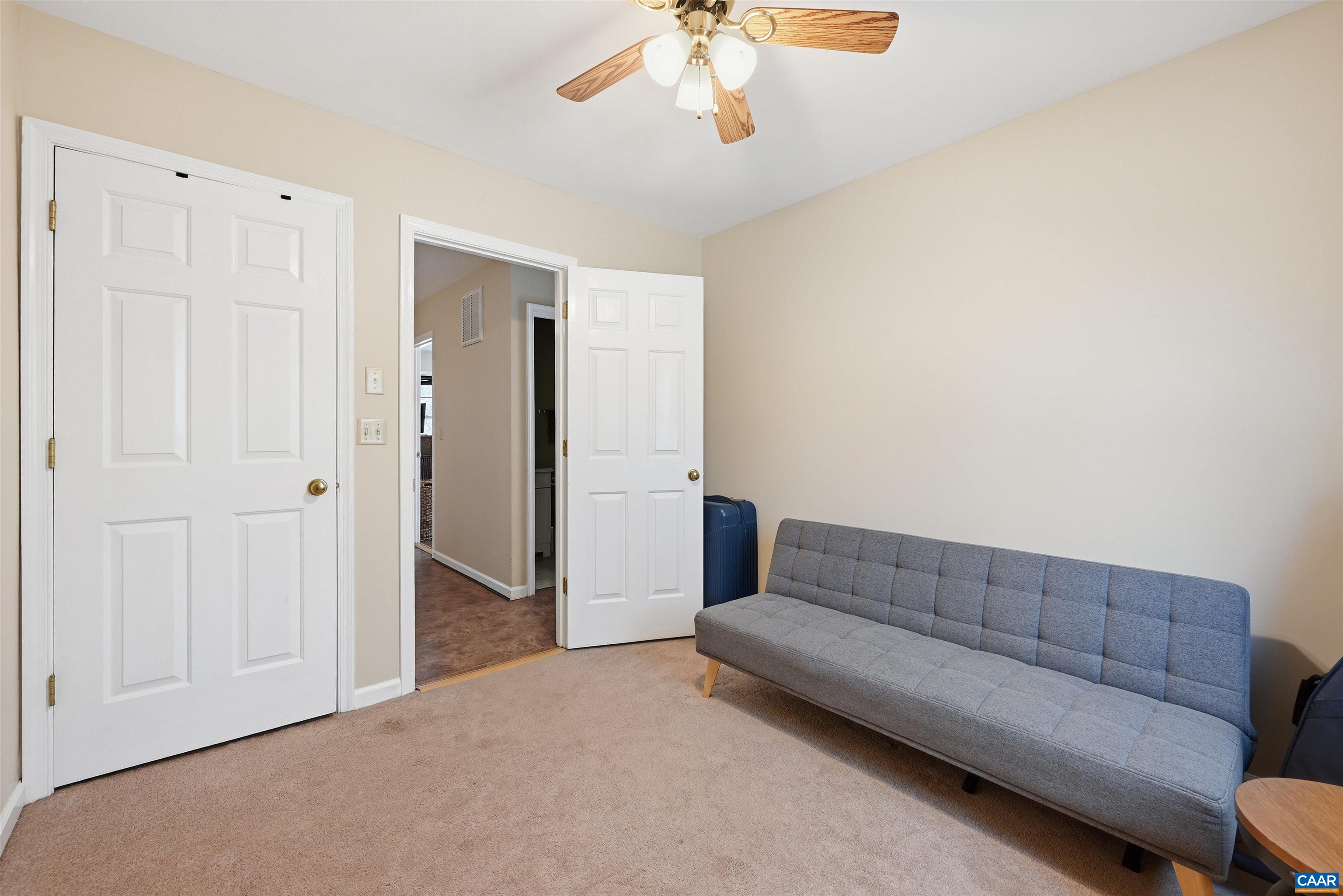 943 HUNTWOOD LN