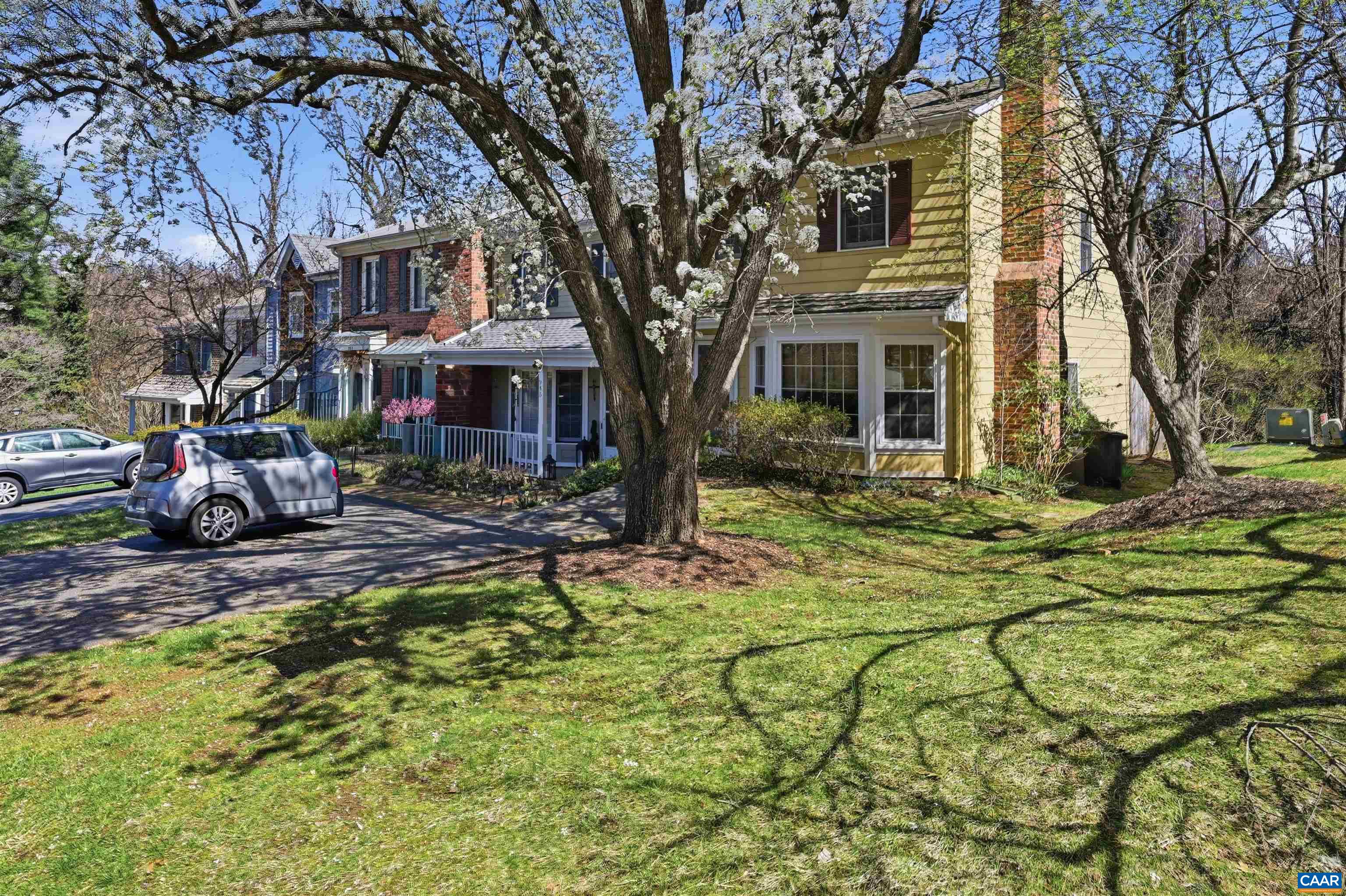 943 HUNTWOOD LN