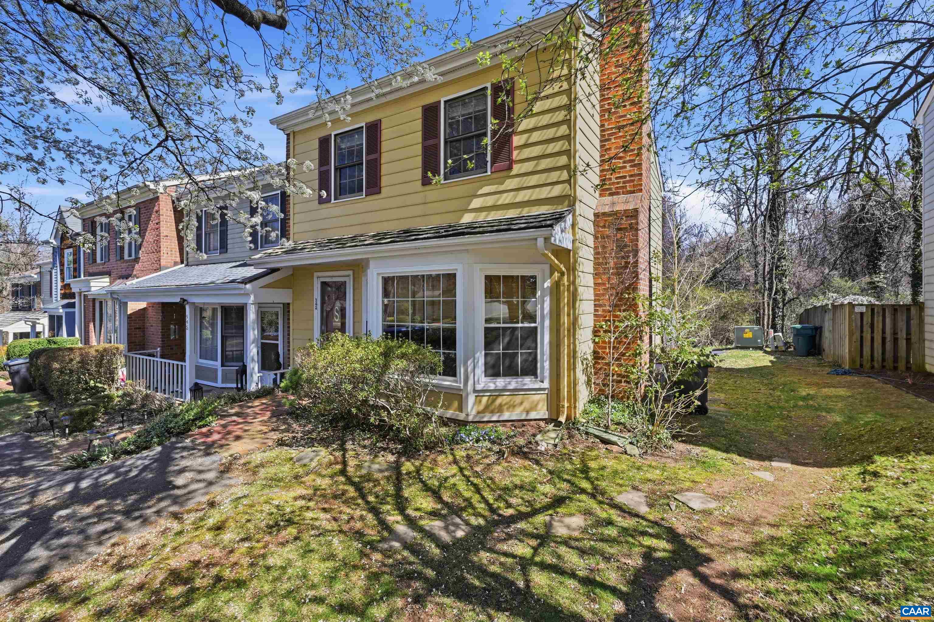 943 HUNTWOOD LN