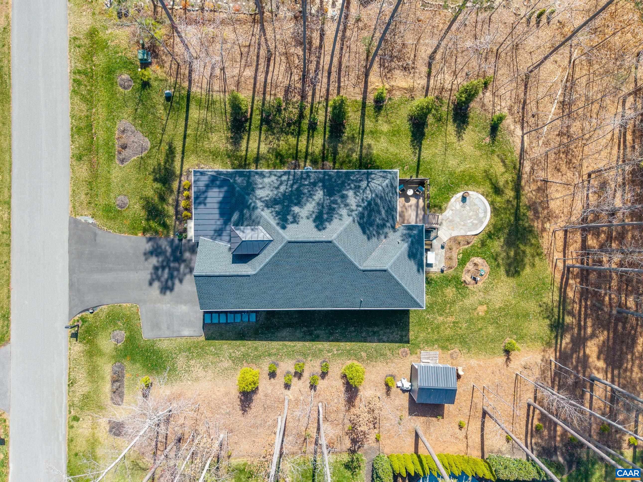 49 PINE SHADOW CT