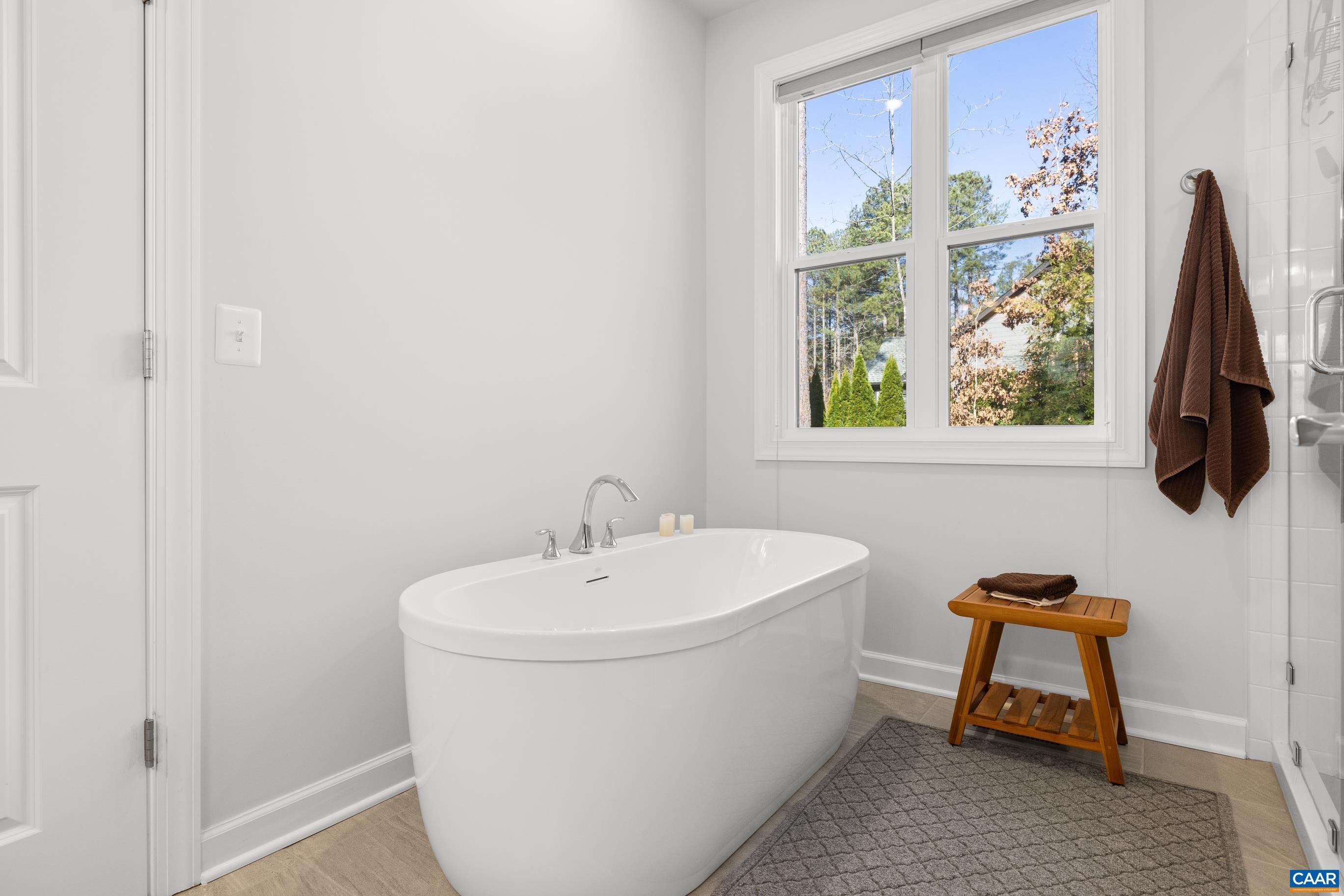 49 PINE SHADOW CT