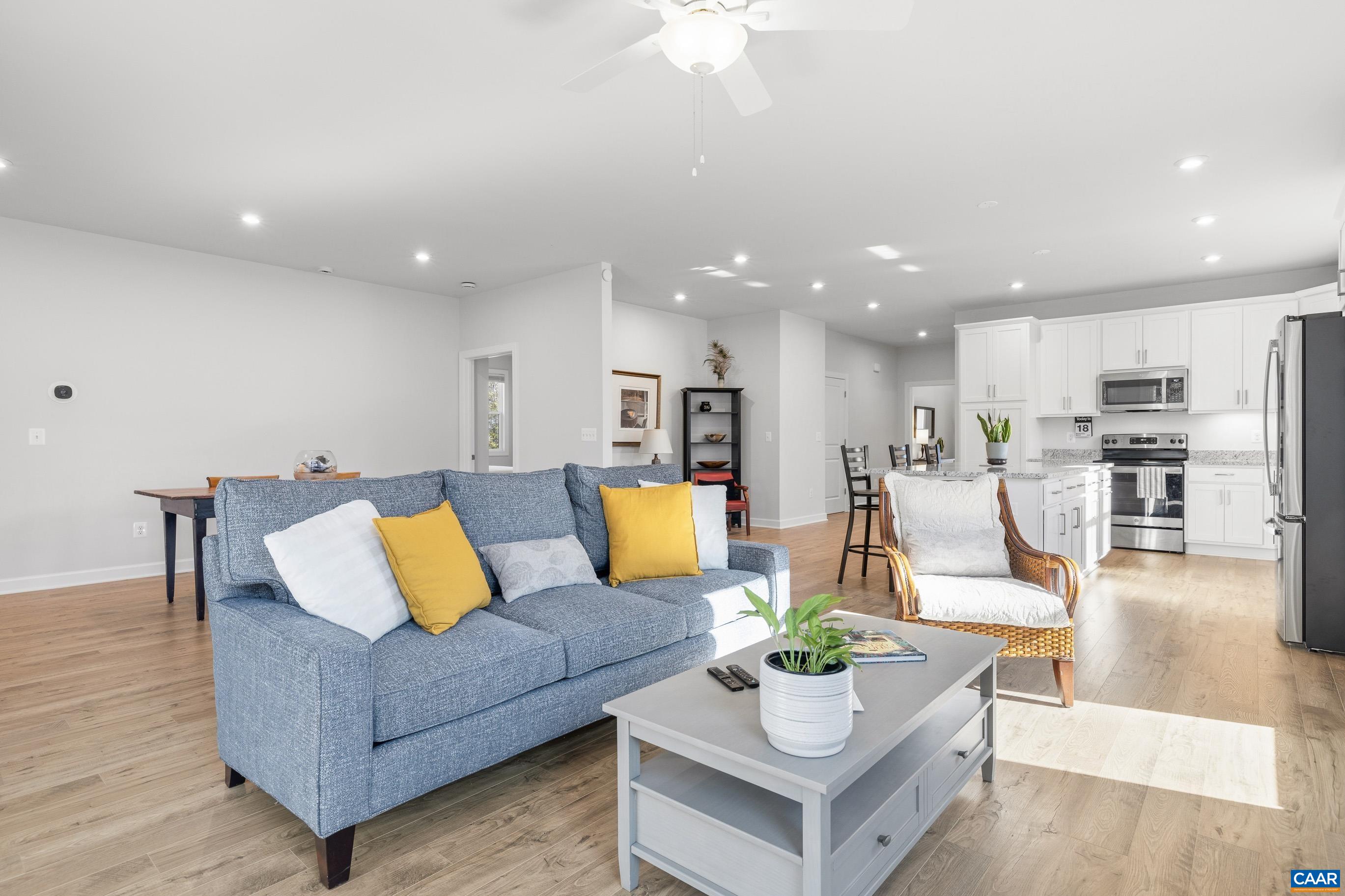 49 PINE SHADOW CT