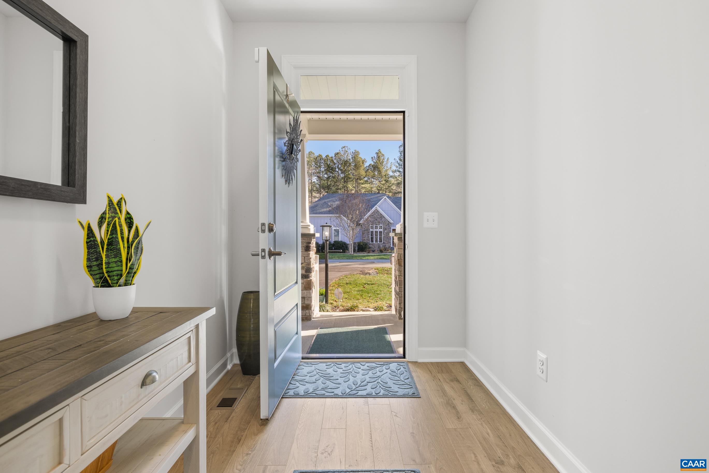 49 PINE SHADOW CT
