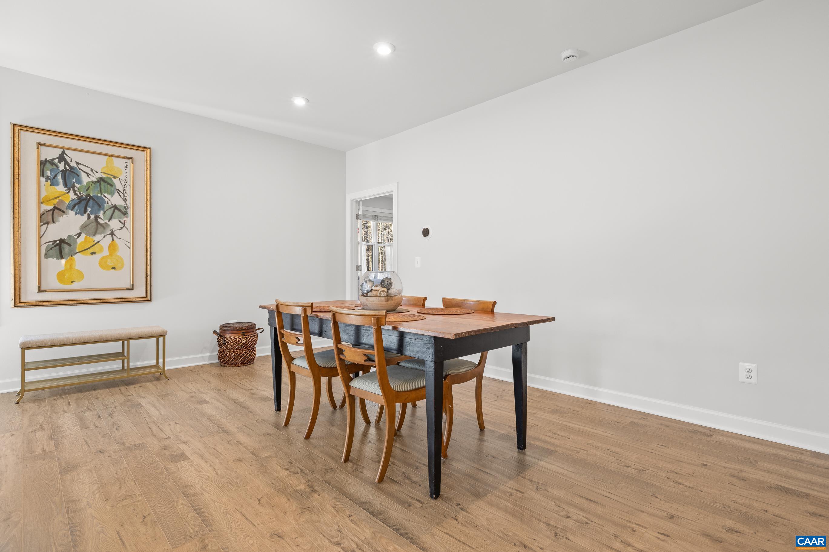 49 PINE SHADOW CT