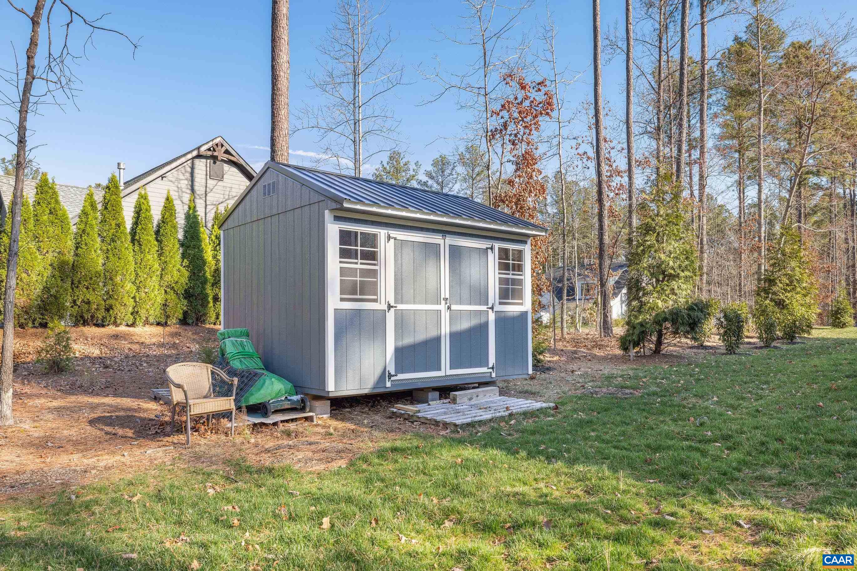 49 PINE SHADOW CT