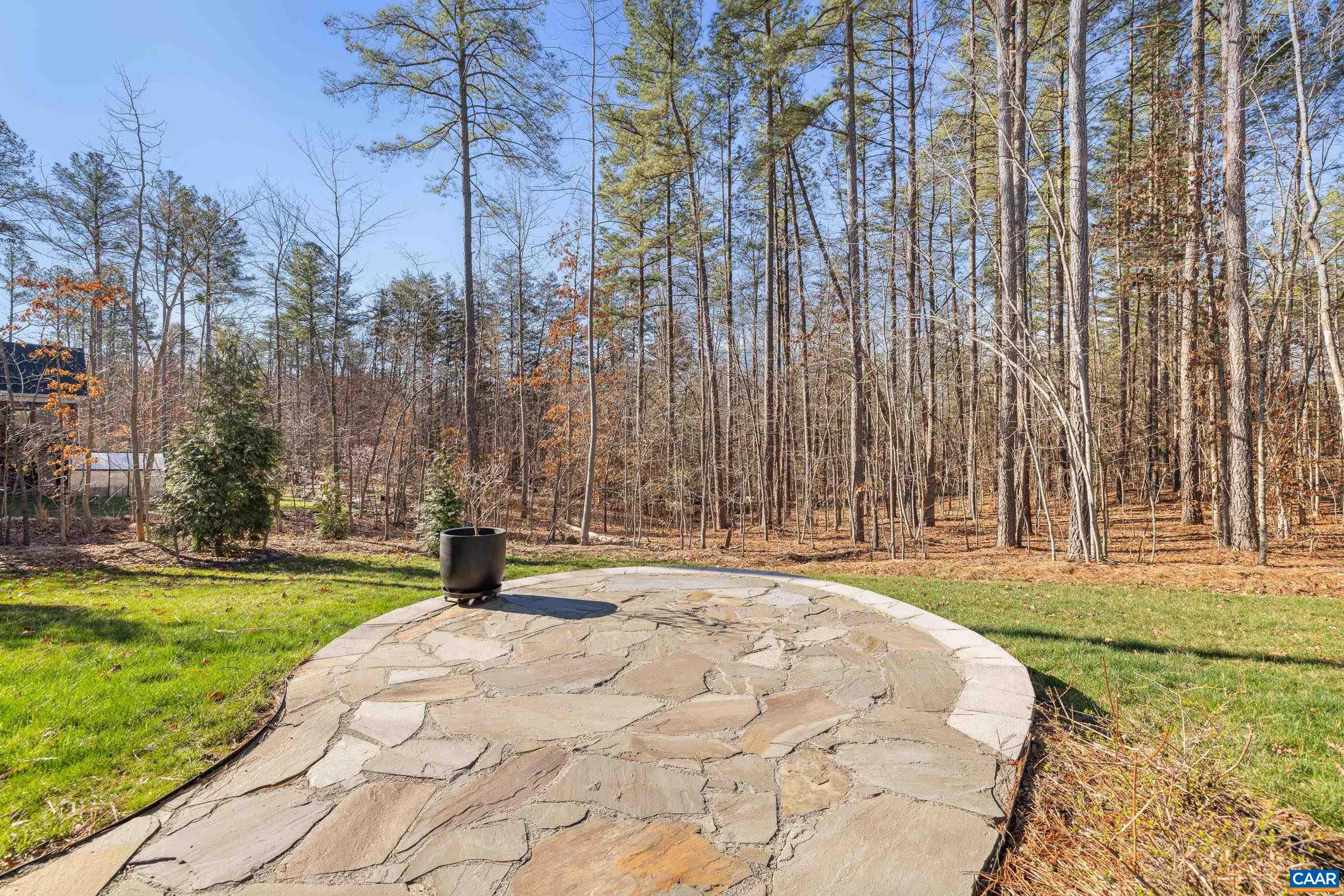 49 PINE SHADOW CT