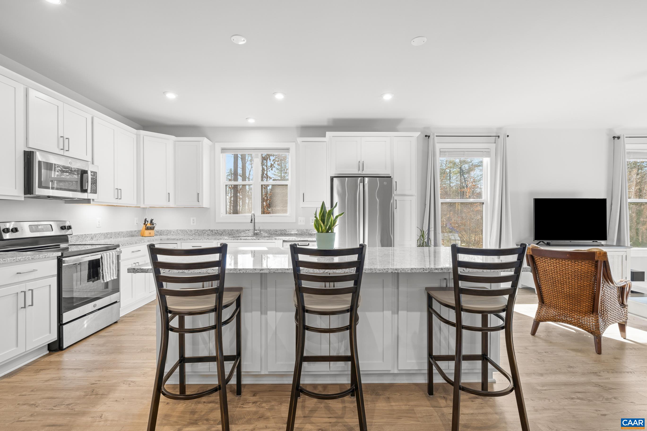 49 PINE SHADOW CT