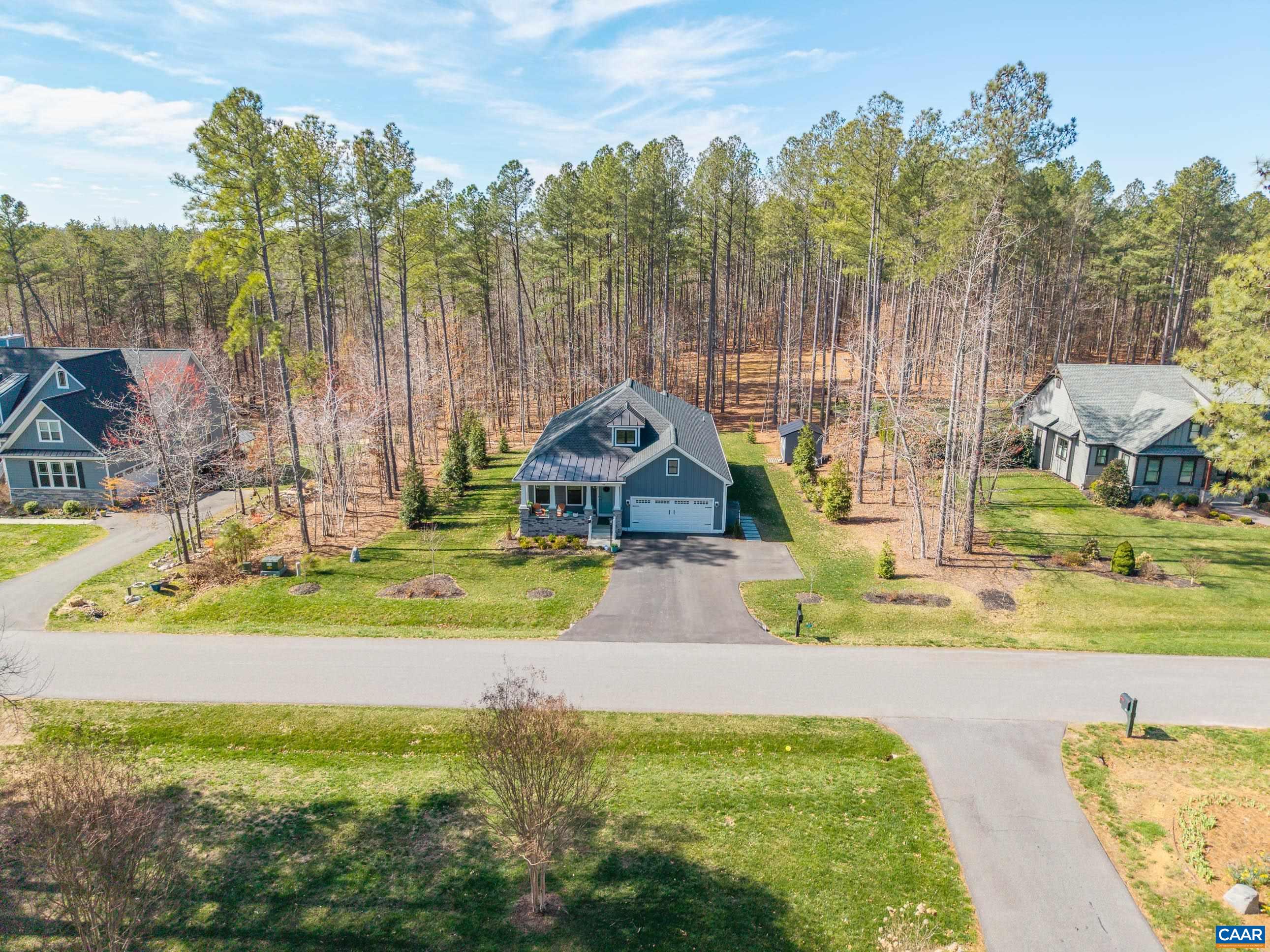 49 PINE SHADOW CT
