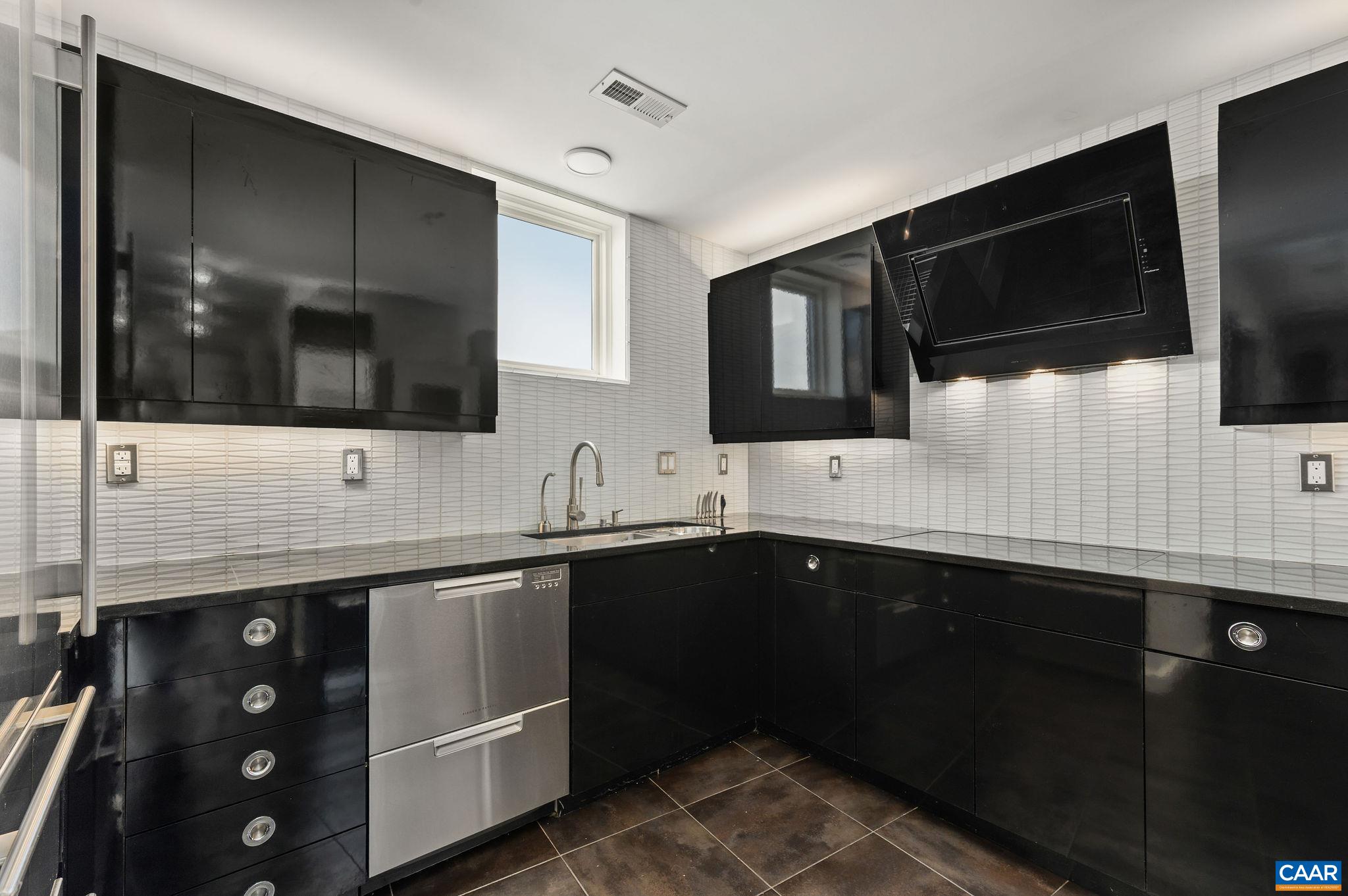 200 GARRETT ST Unit: 515