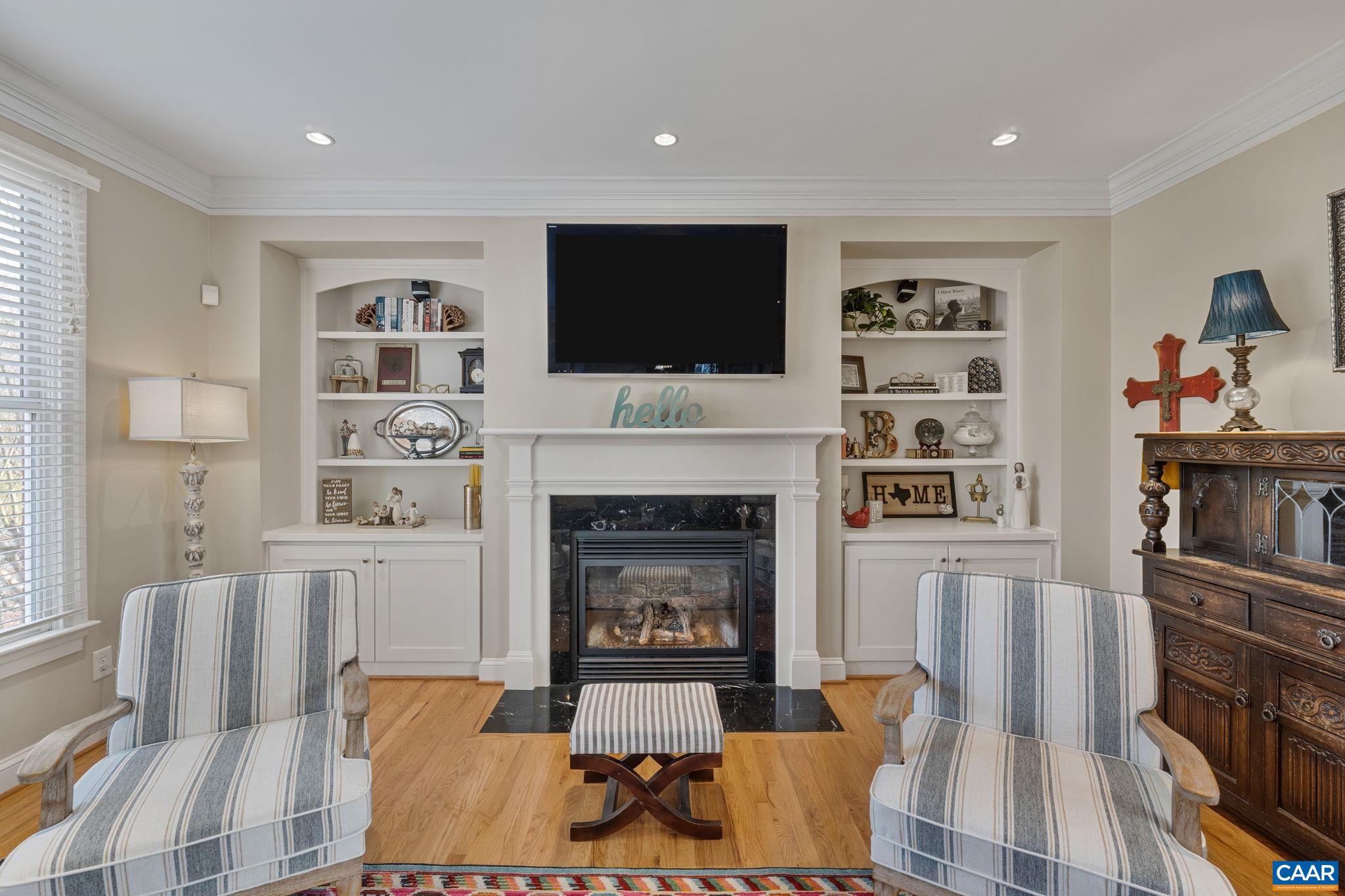 4175 REDWOOD LN