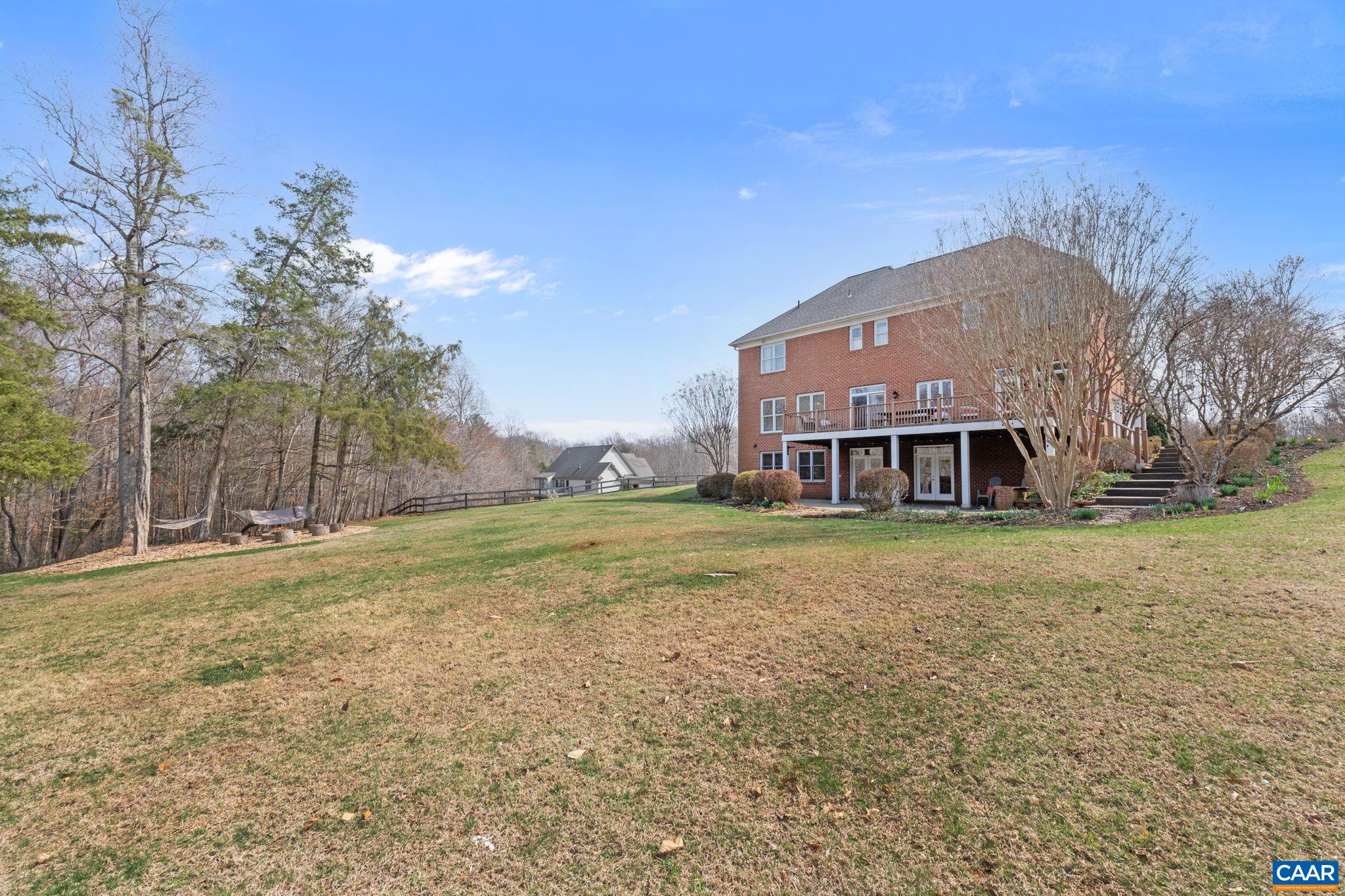 4175 REDWOOD LN