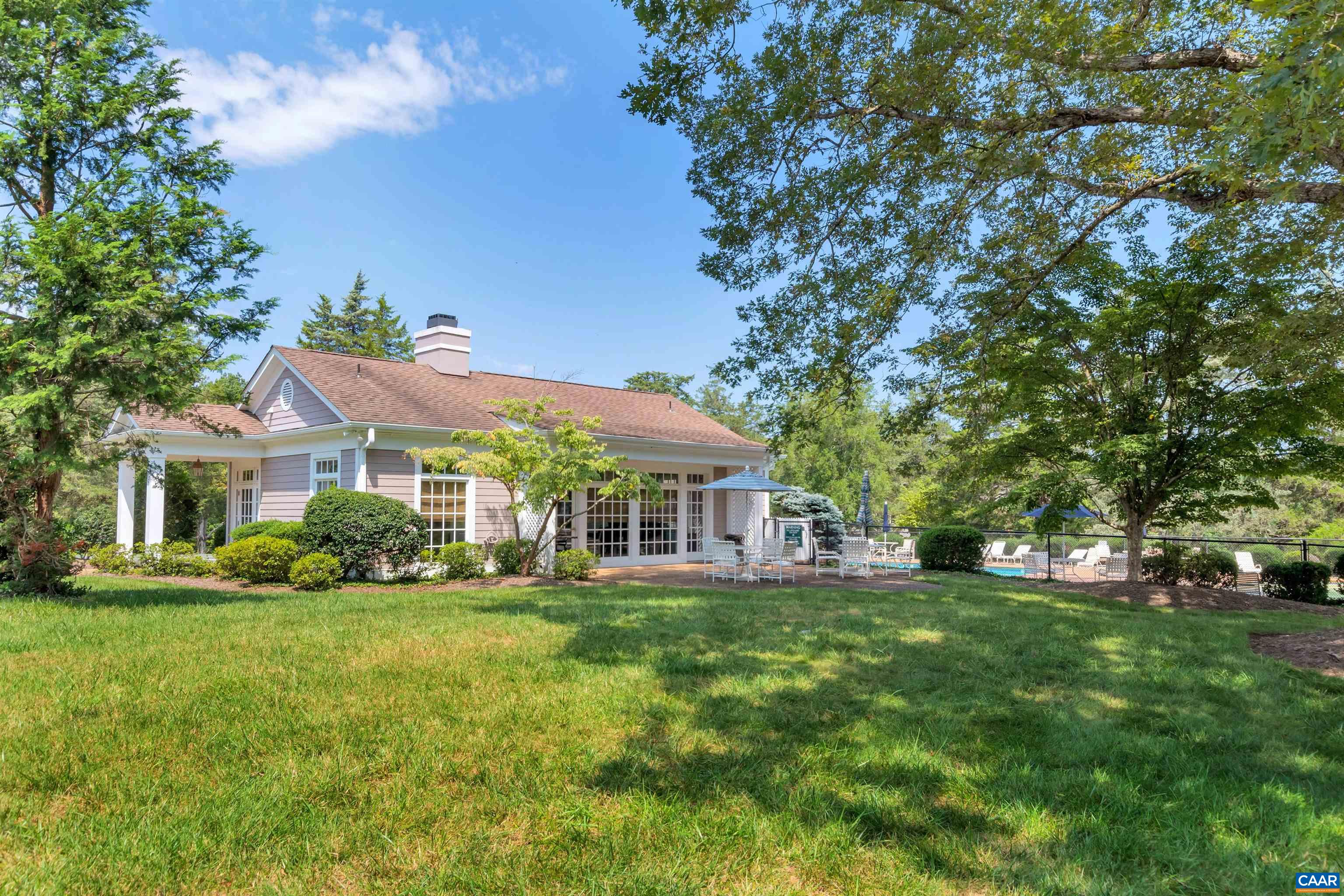 4175 REDWOOD LN