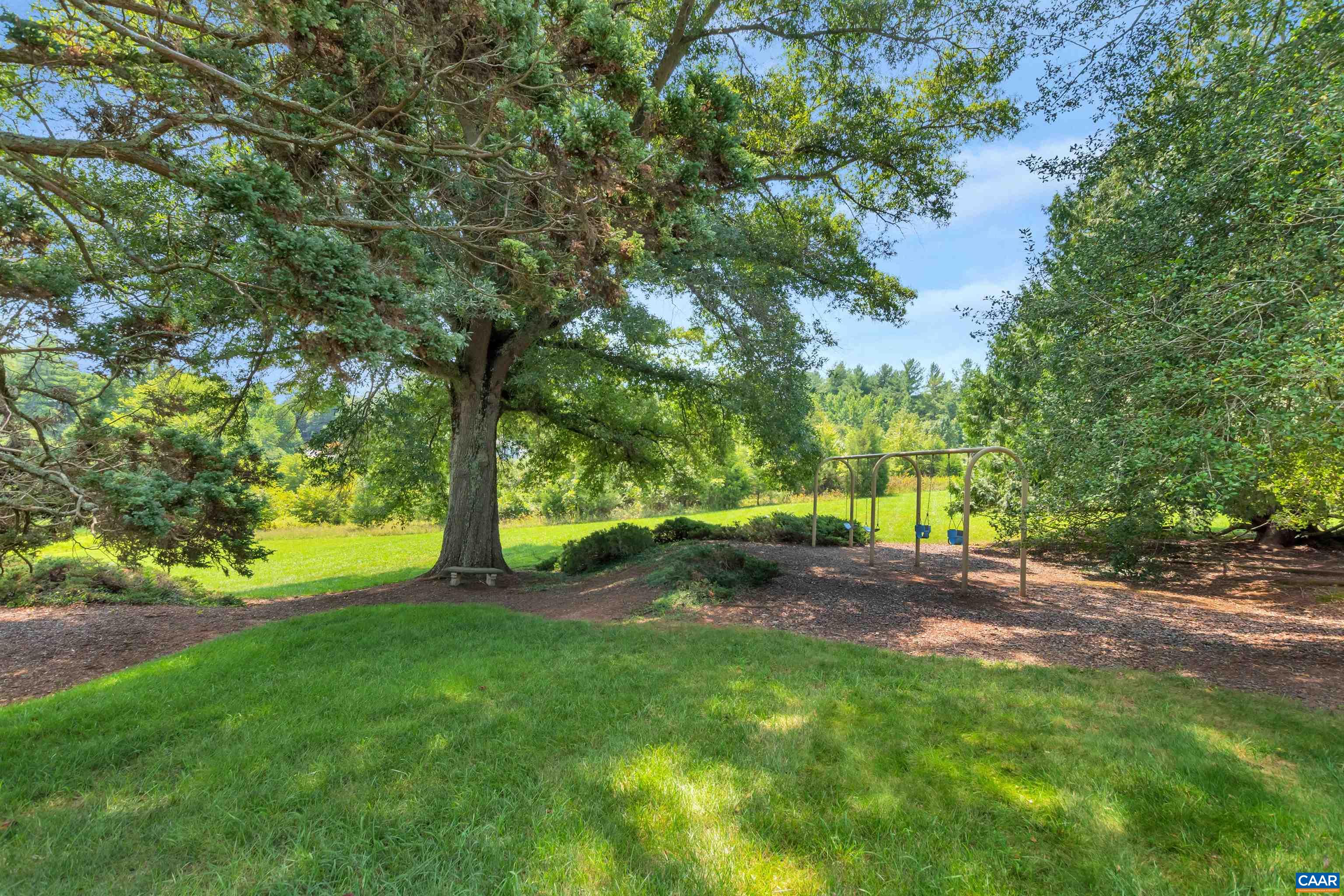 4175 REDWOOD LN