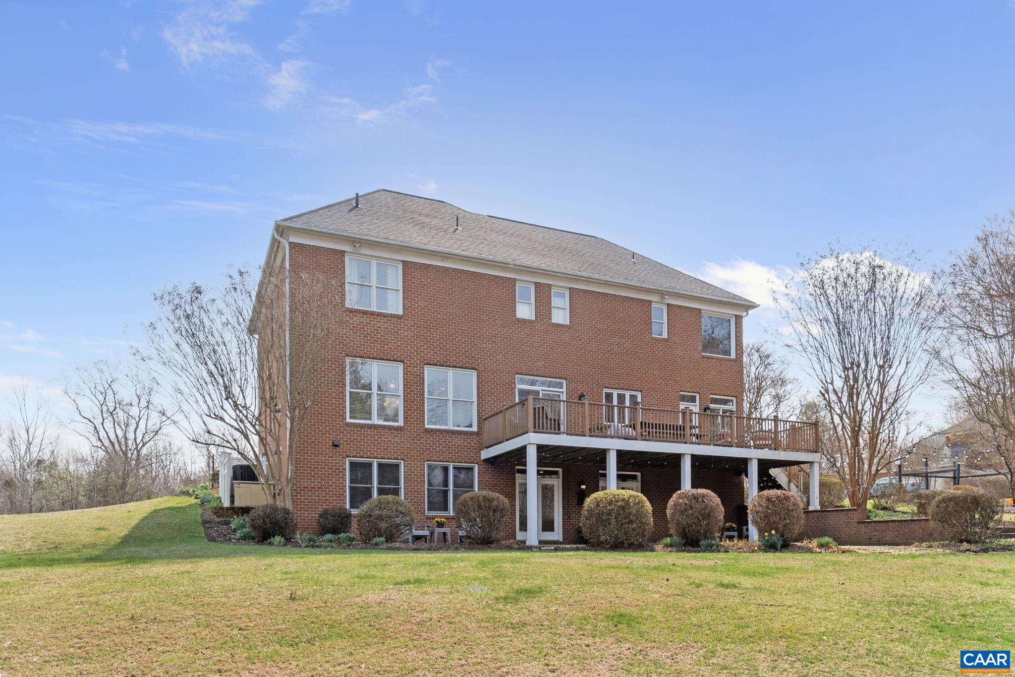 4175 REDWOOD LN