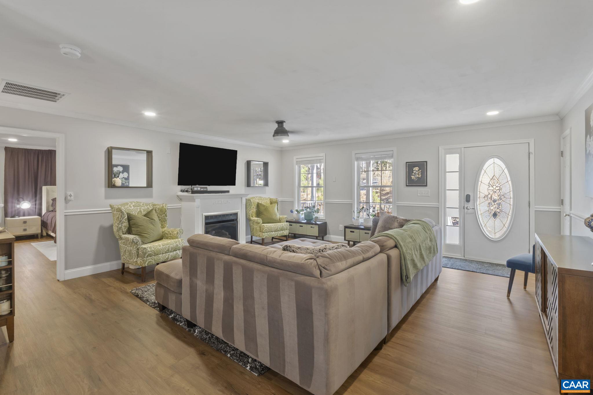 217 JEFFERSON DR