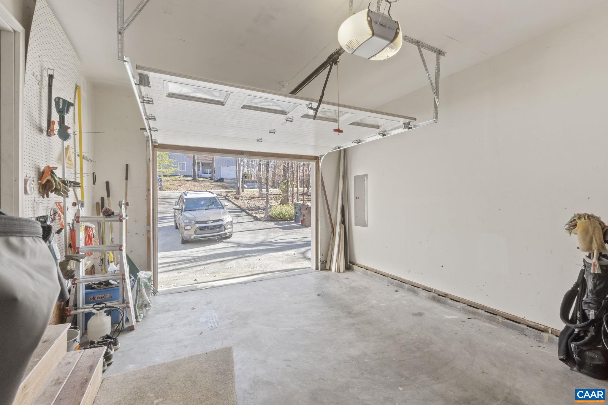 217 JEFFERSON DR