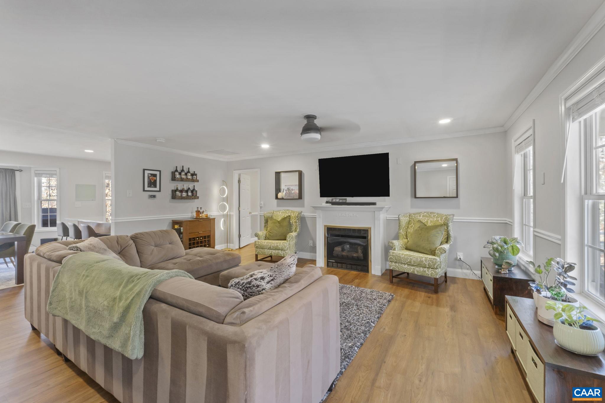 217 JEFFERSON DR