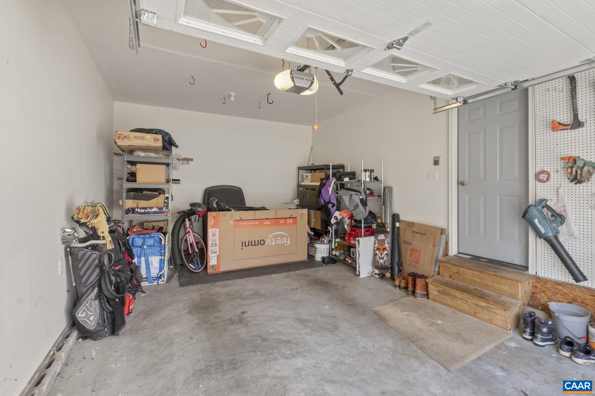 217 JEFFERSON DR
