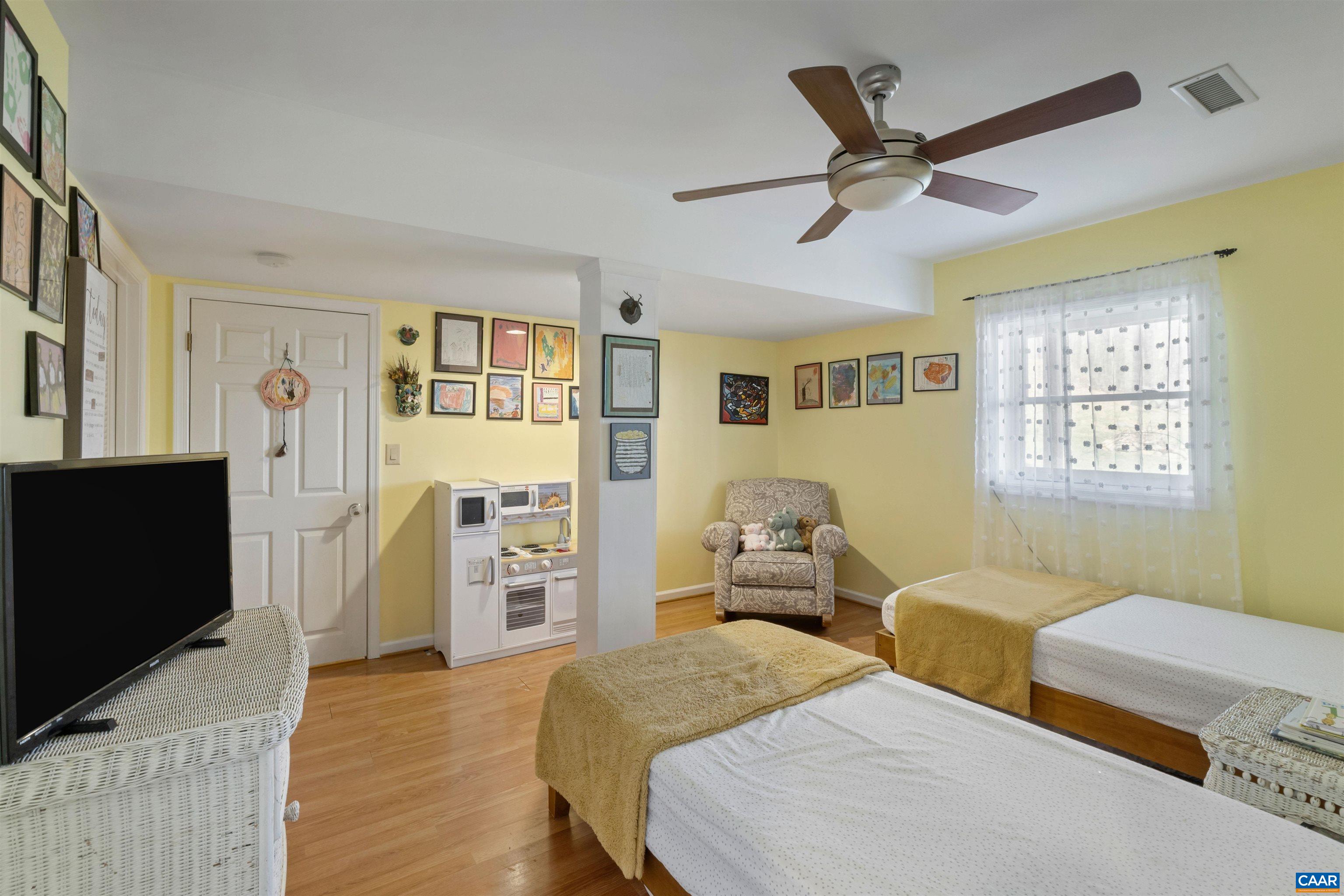 1942 POCOSAN MOUNTAIN RD